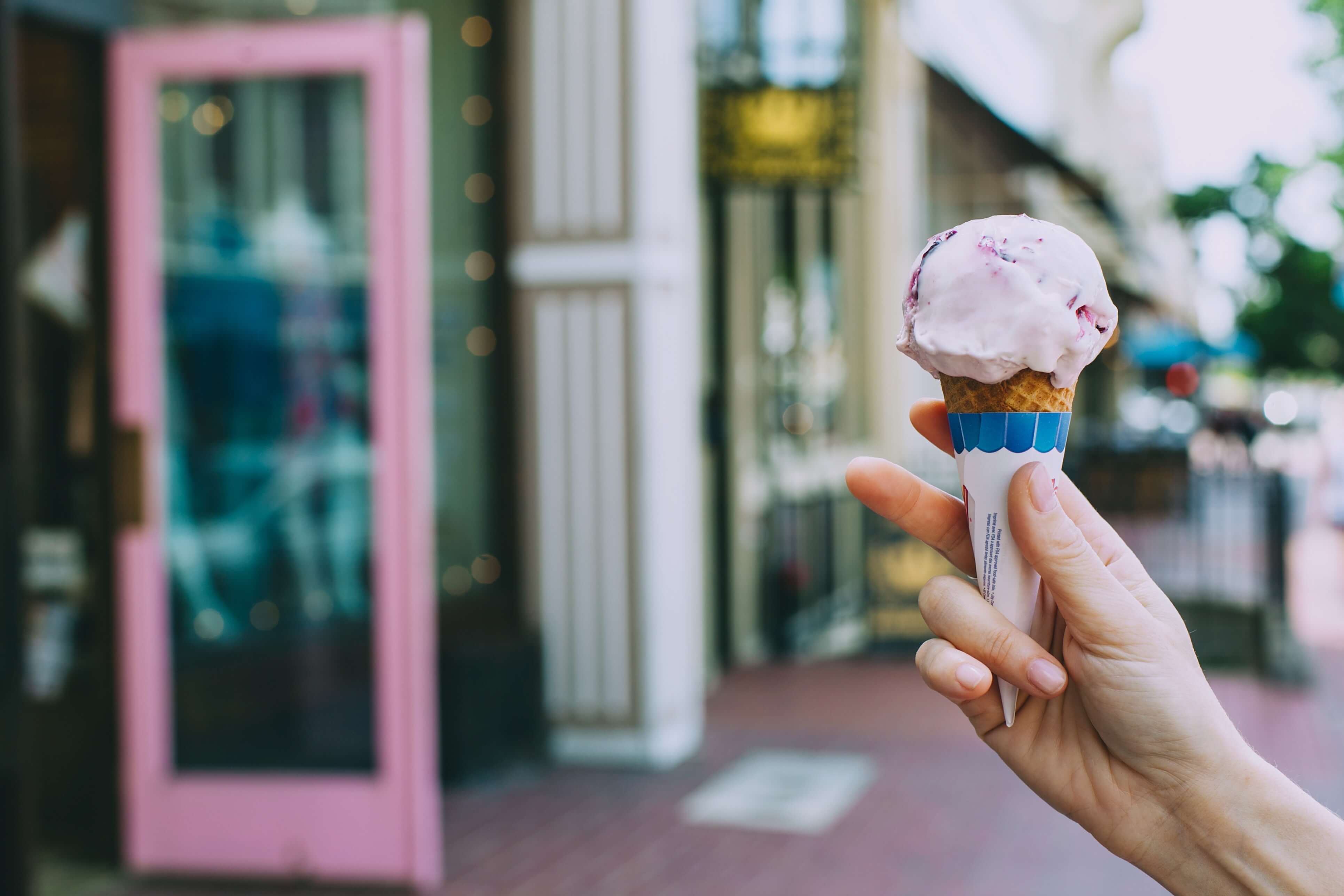 6 Best Ice Cream Shops in Vermont header image.