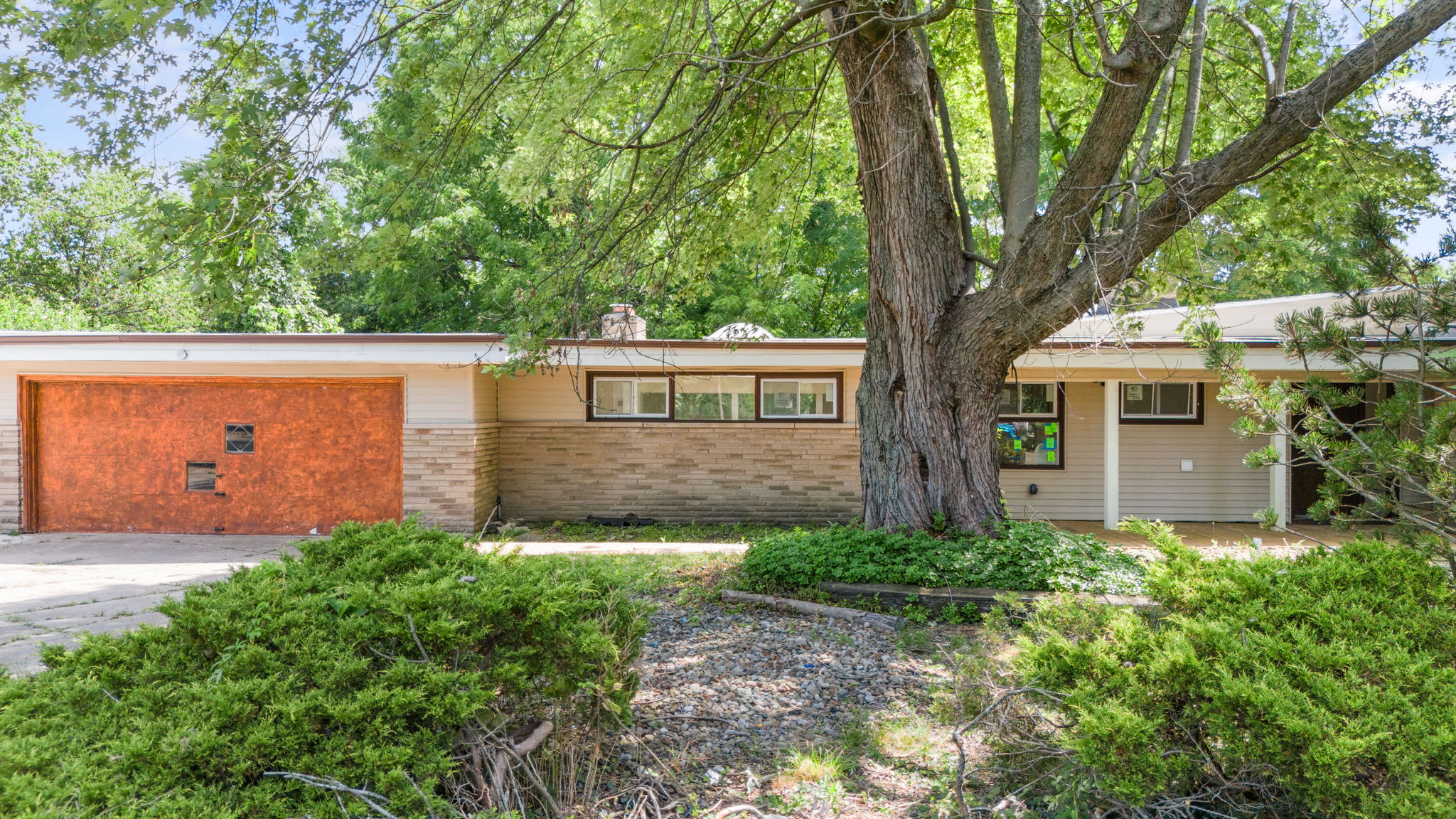 Selling a Home in Parma: A 2024 Guide for Homeowners header image.