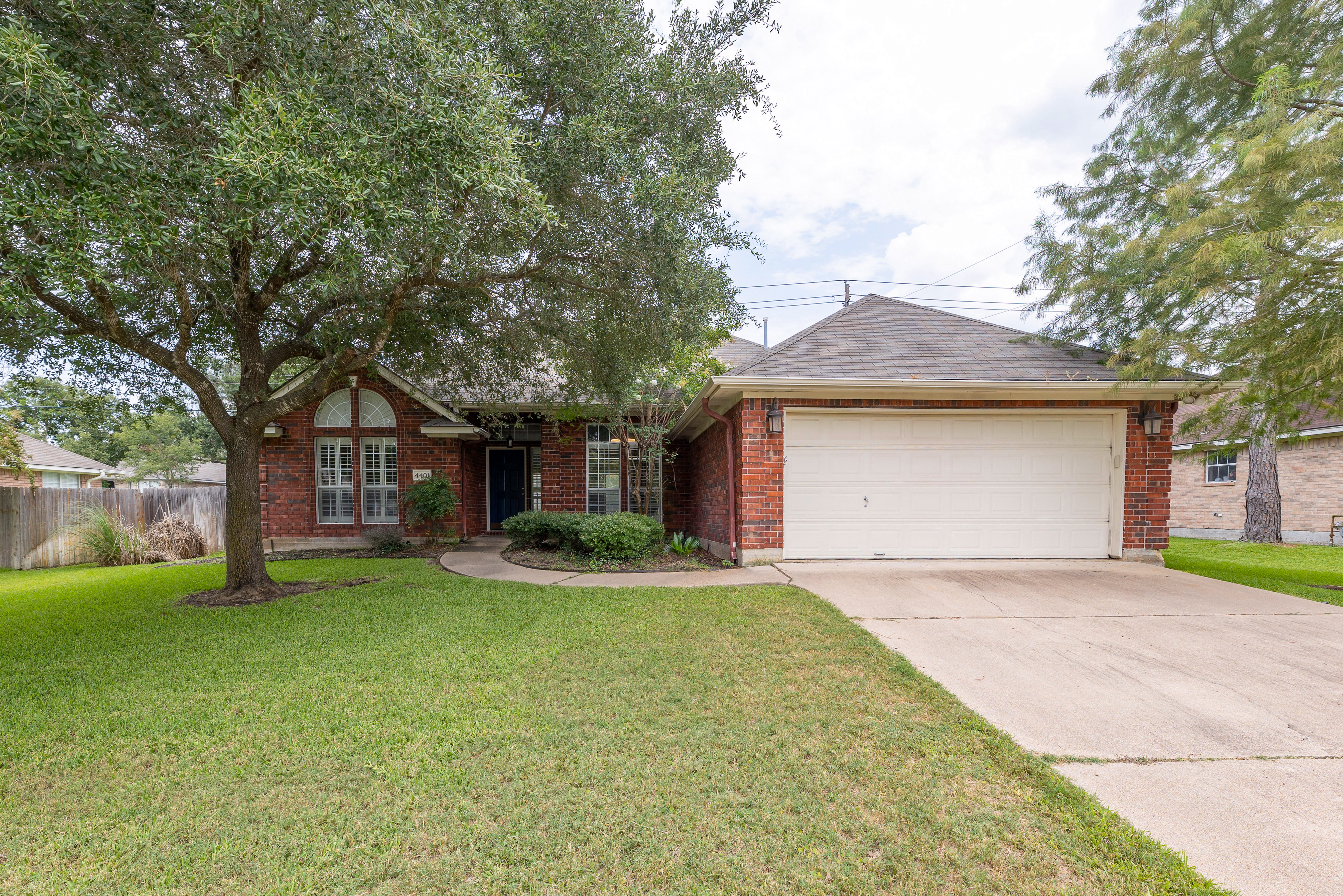 Just Listed! 4401 Brompton Lane header image.