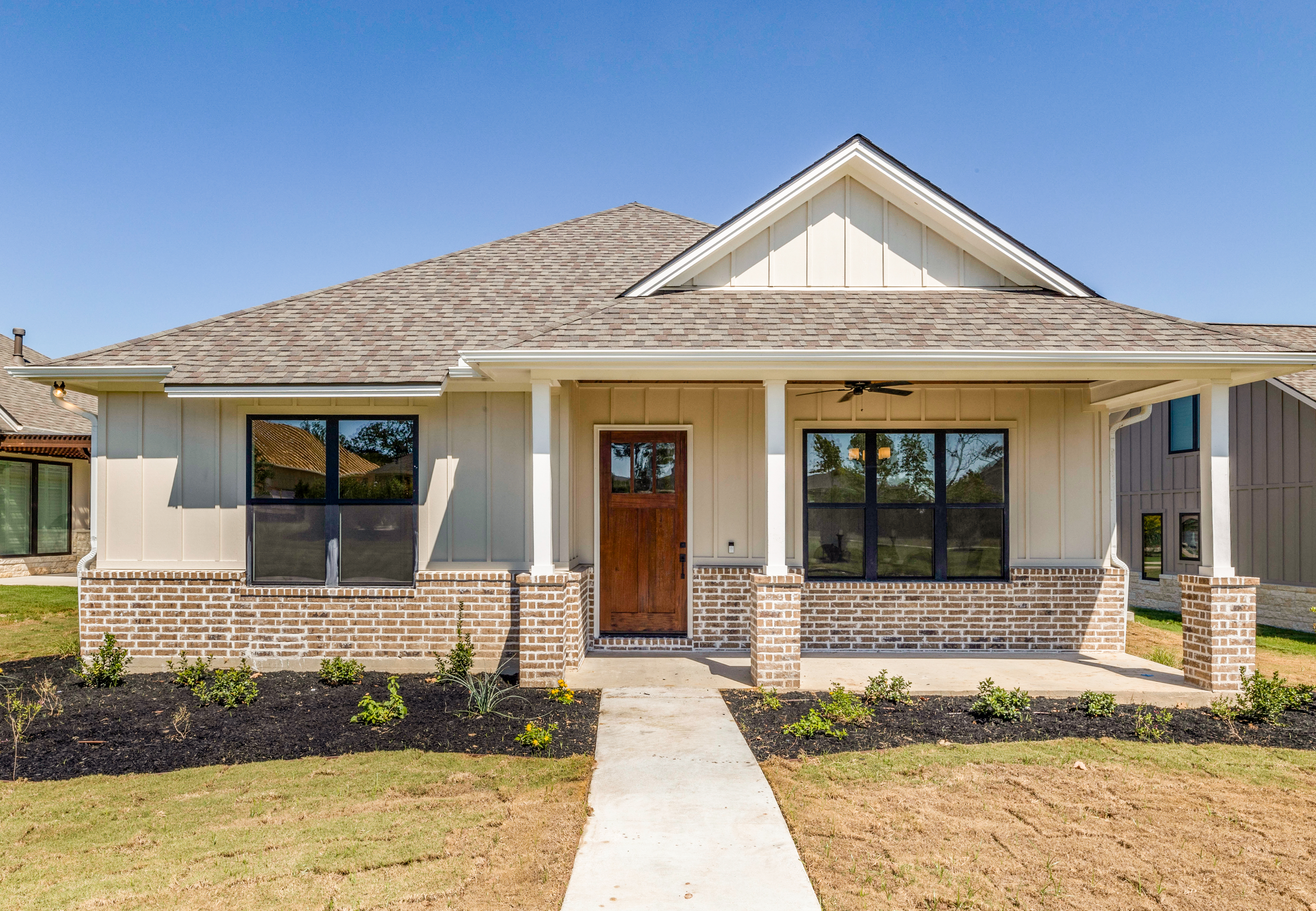 Just Listed! 2809 Maroon Court header image.