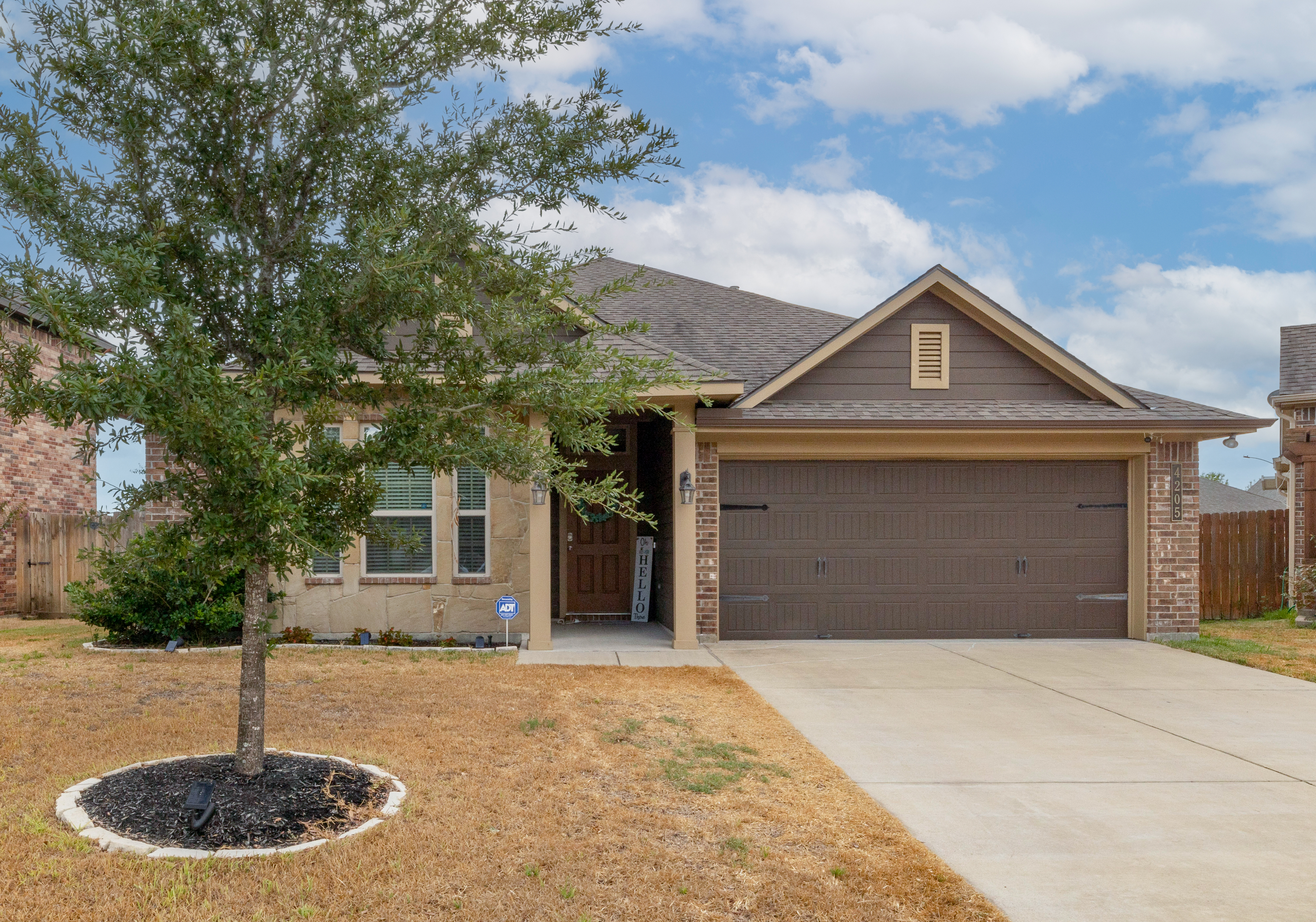 Just Listed! 4205 Shallow Creek Ct header image.