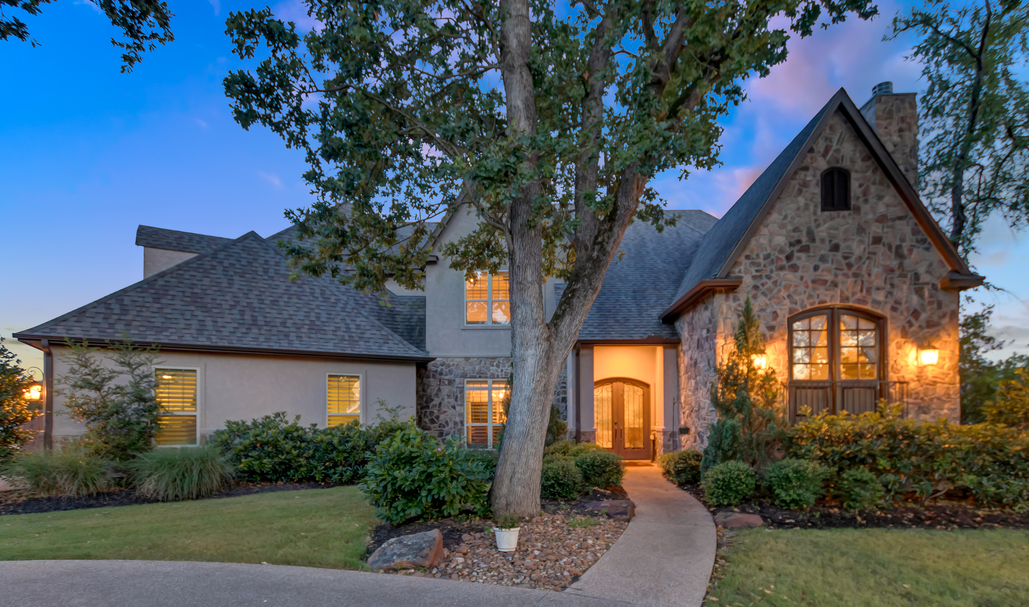 SOLD! 3050 Hickory Ridge Cir header image.