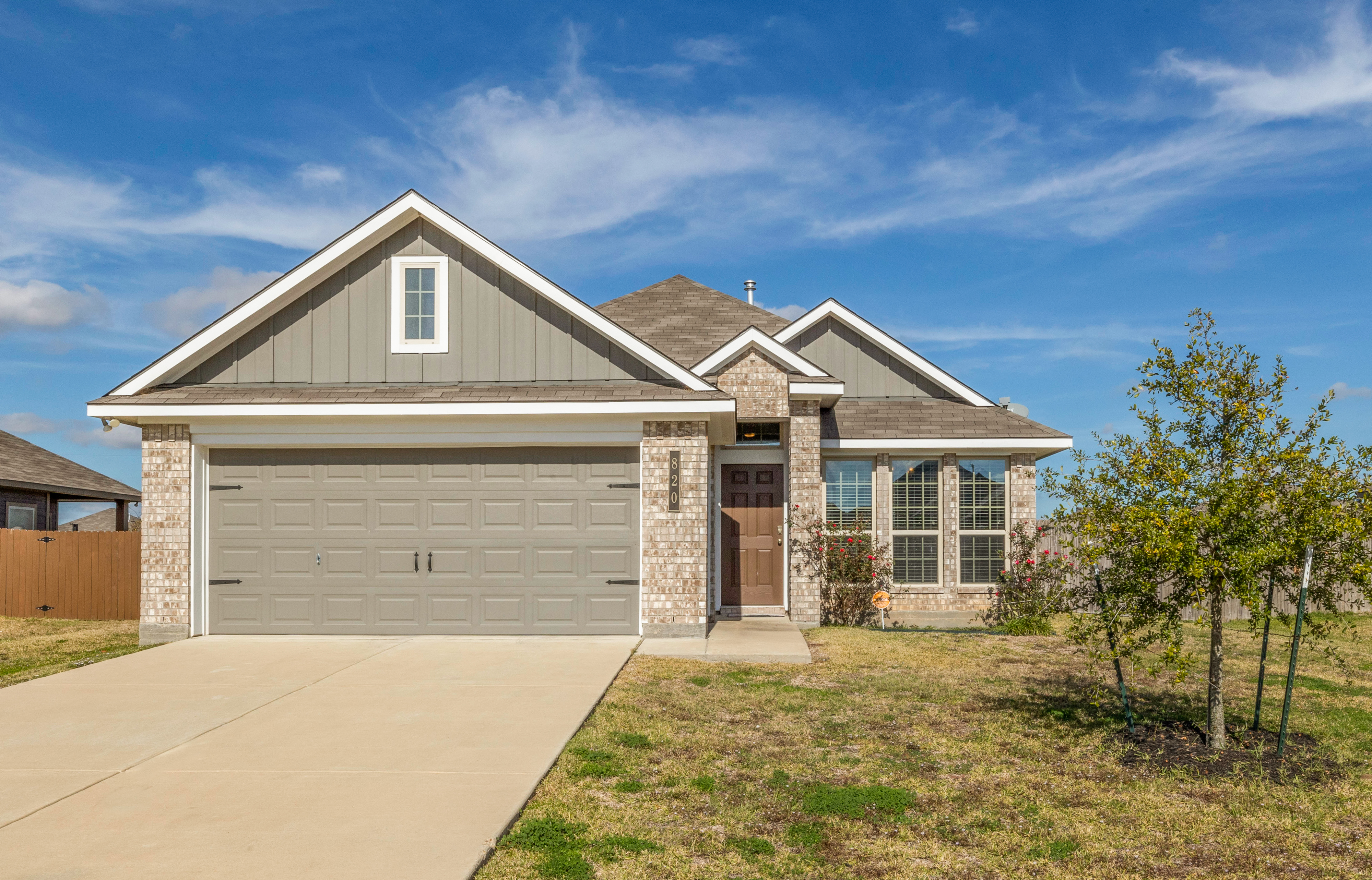 Just Listed! 820 Mockingbird header image.