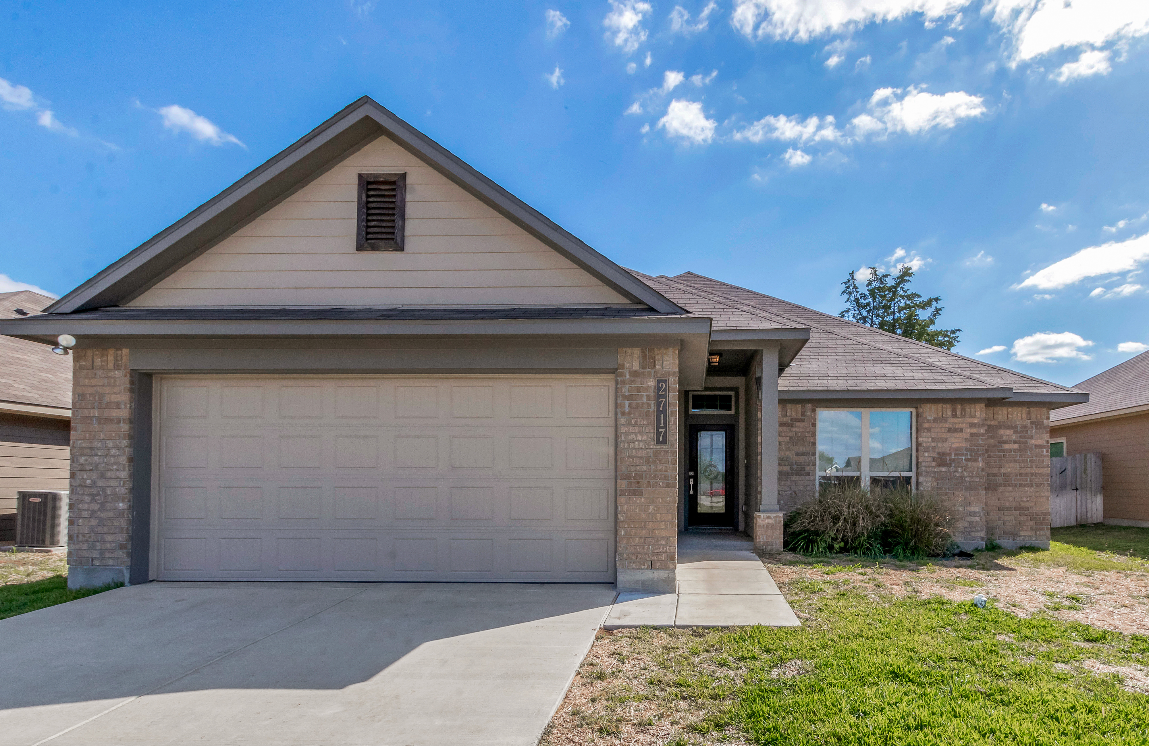 Just Sold! 2717 Porters Way header image.
