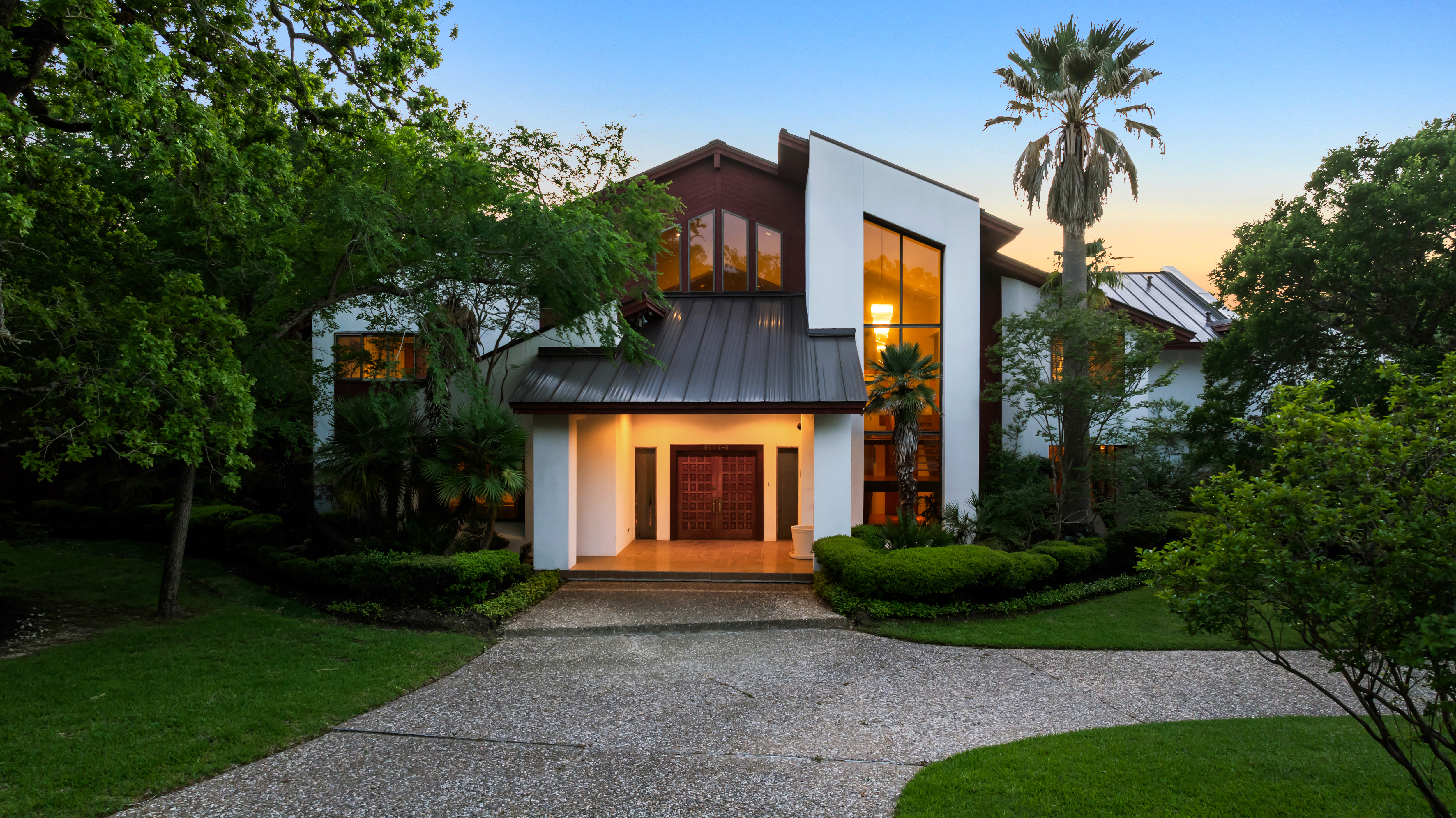 Just Listed! 8604 Creekview Court, College Station, TX header image.