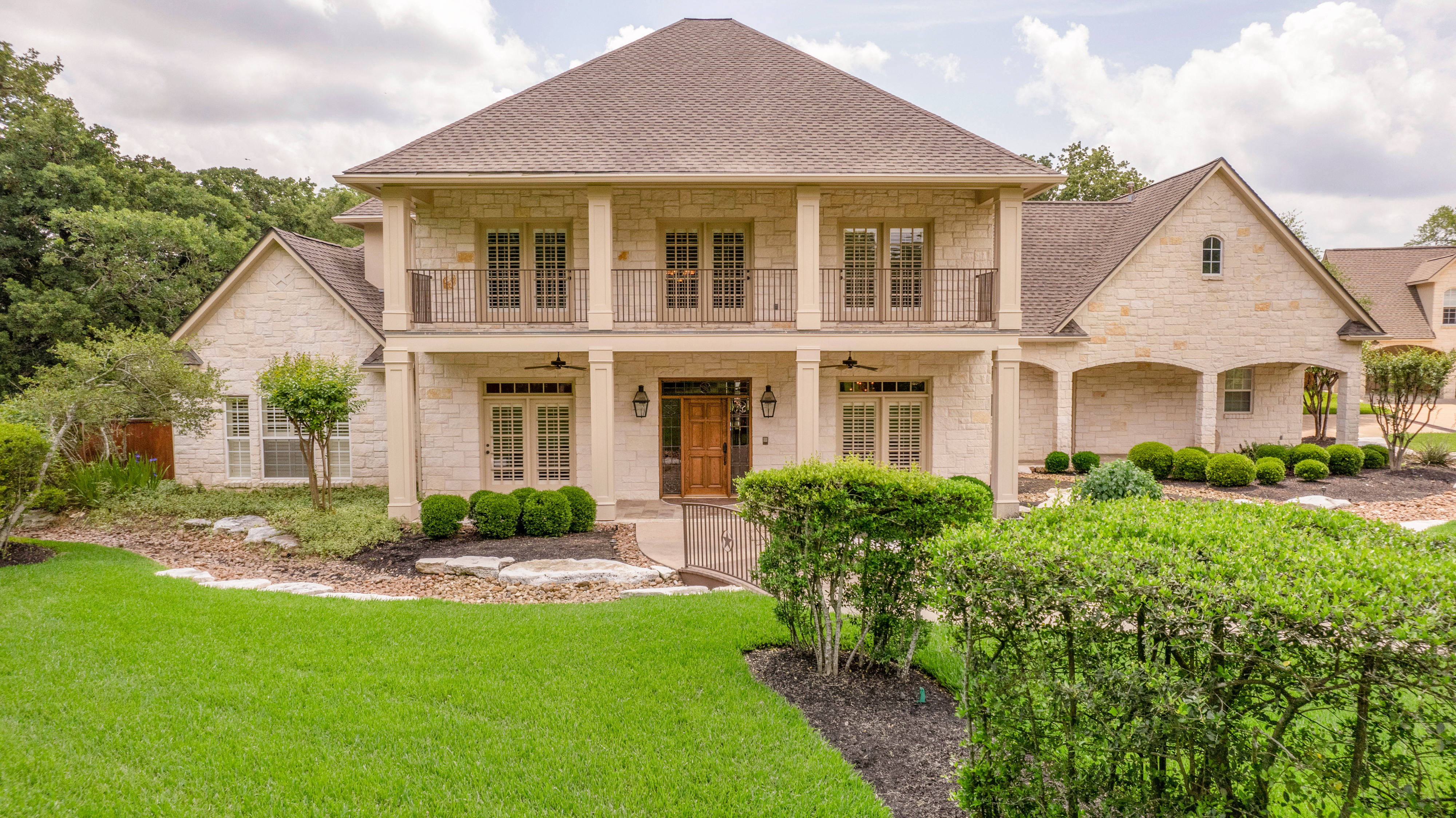 Just Listed! 1506 Andover Ct header image.