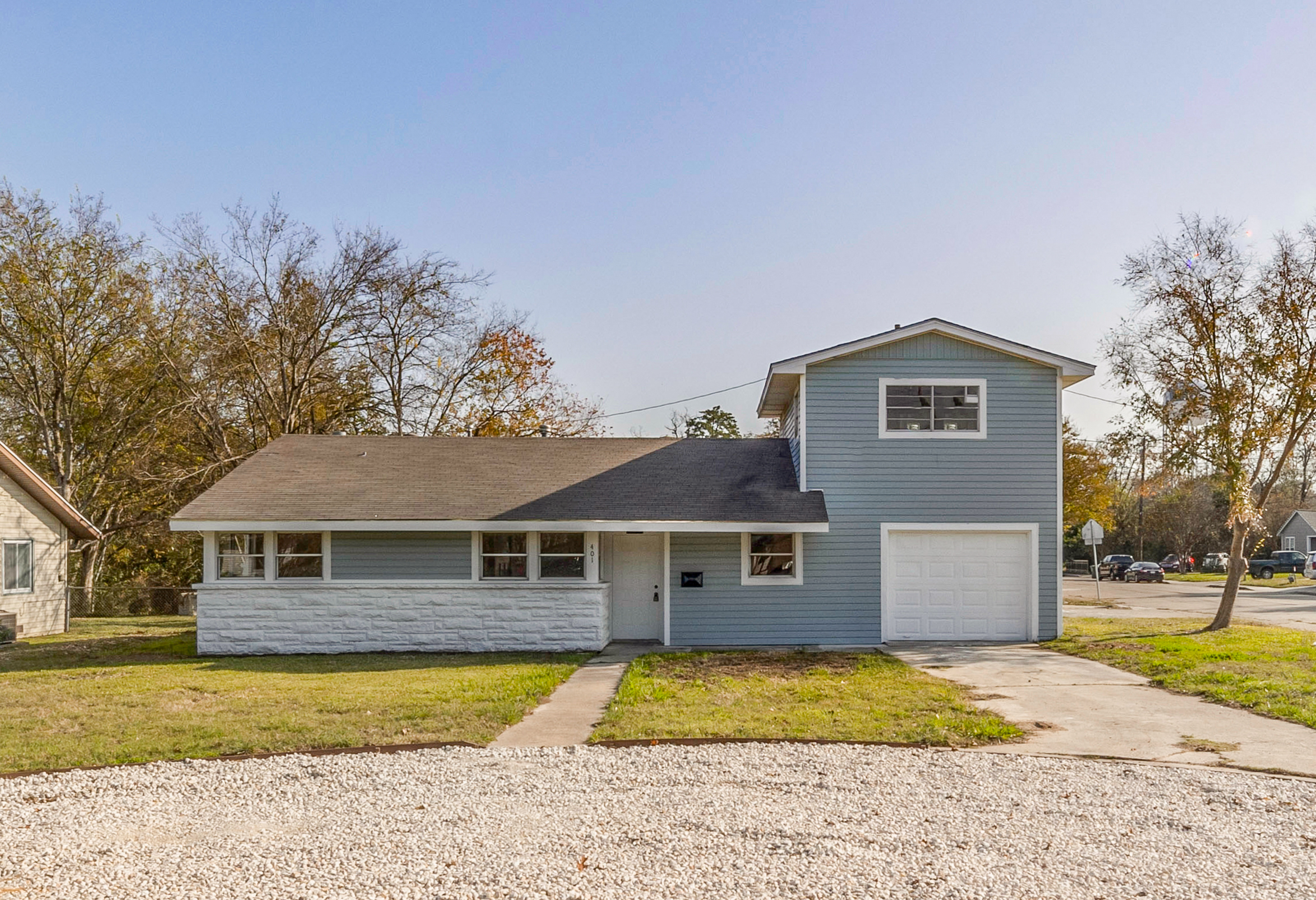 Just Listed! 401 Gilbert Street header image.
