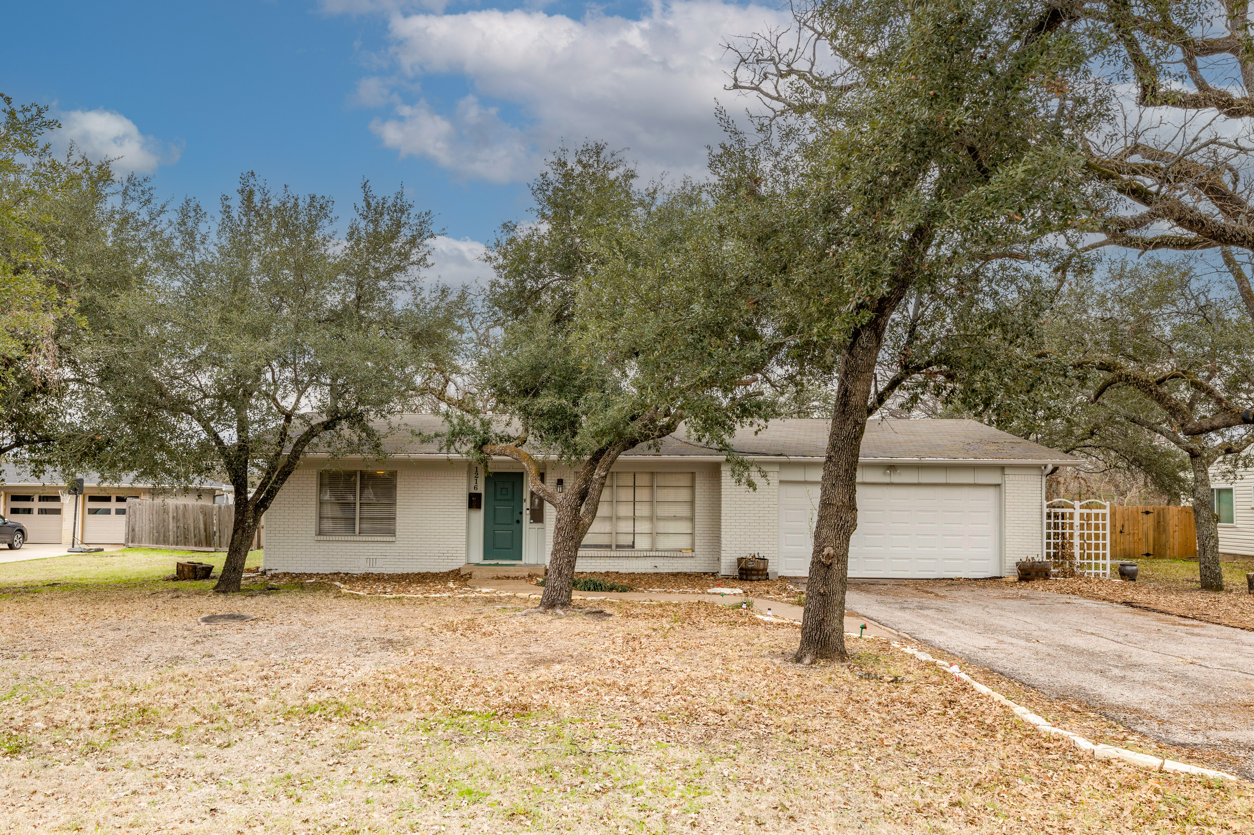 Just Listed! 1216 Munson Ave header image.