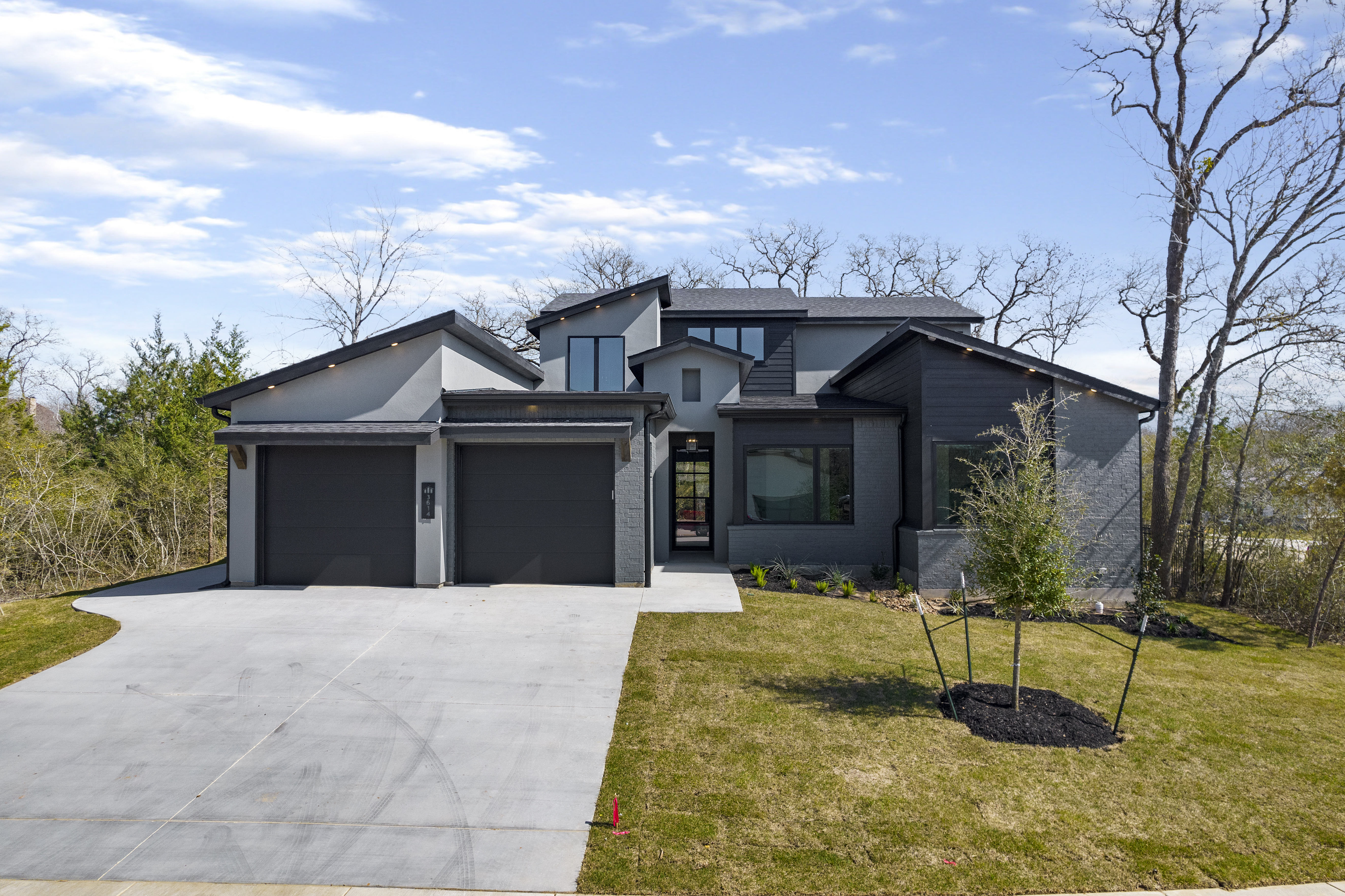 Just Sold! 3614 River Birch Cir header image.