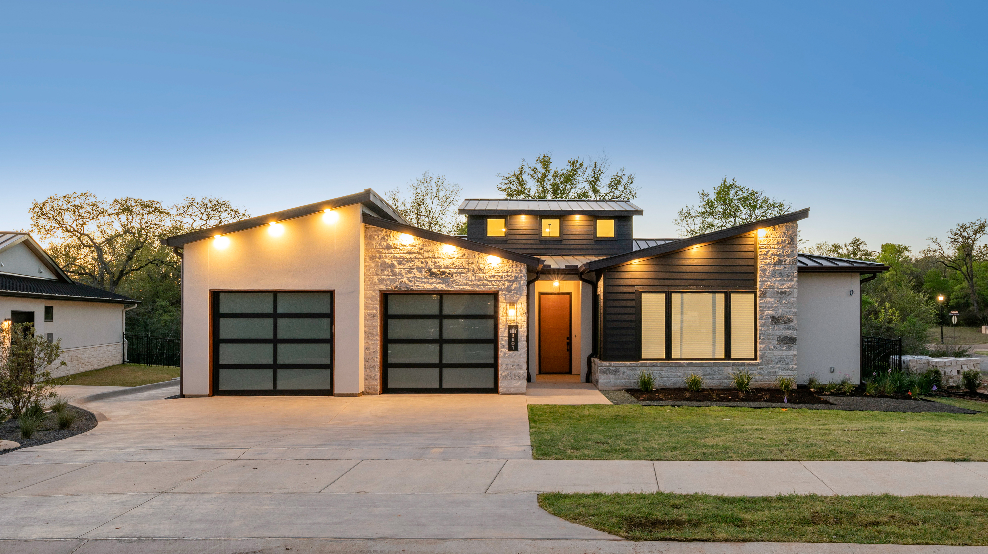 Just Sold! 3601 River Birch Cir header image.