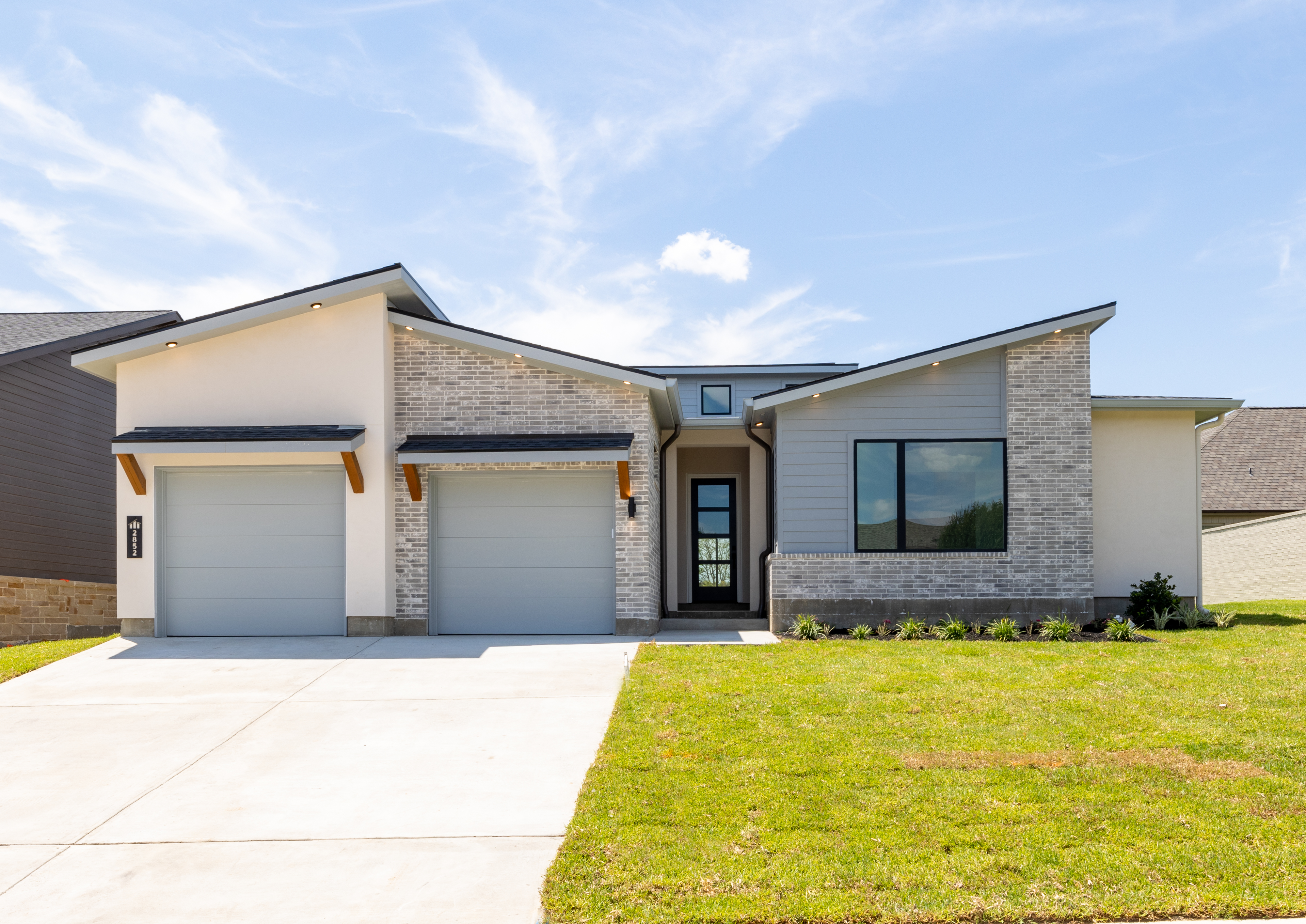 Just Sold! 2852 Persimmon Ridge Ct header image.