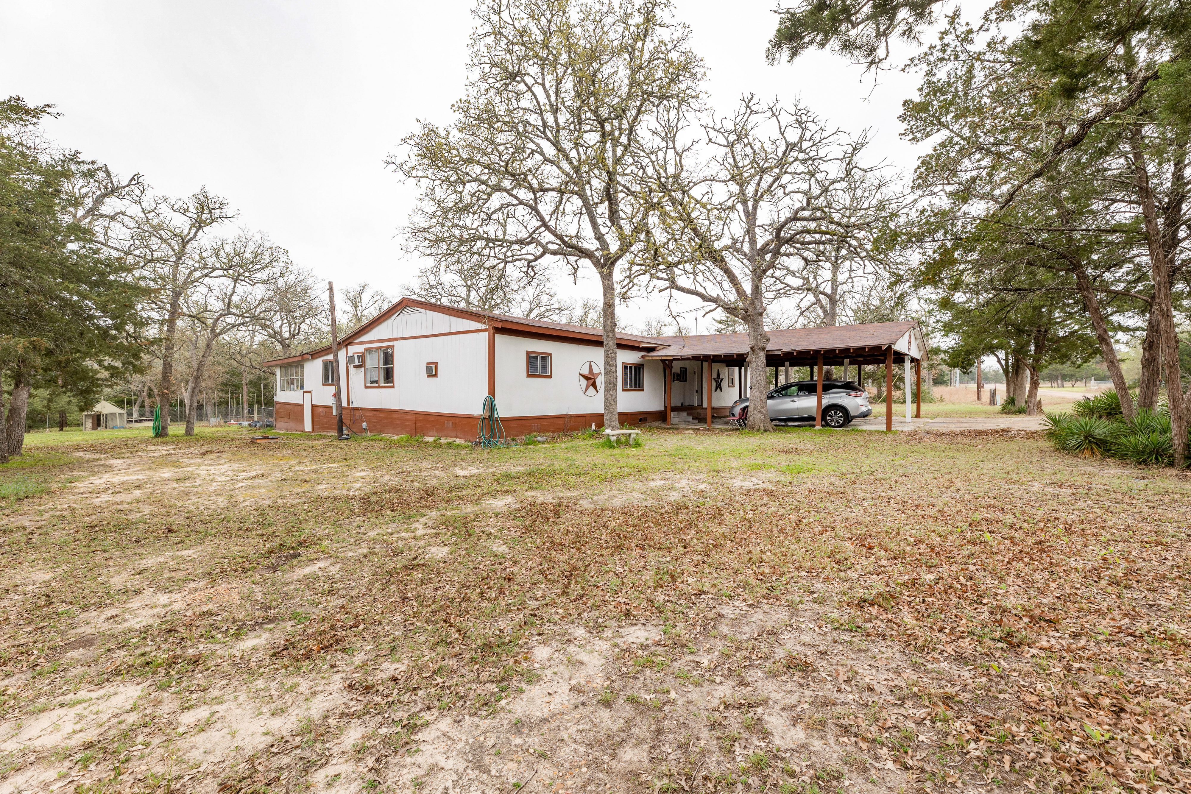 Just Listed! 516 Wilderness Rd header image.