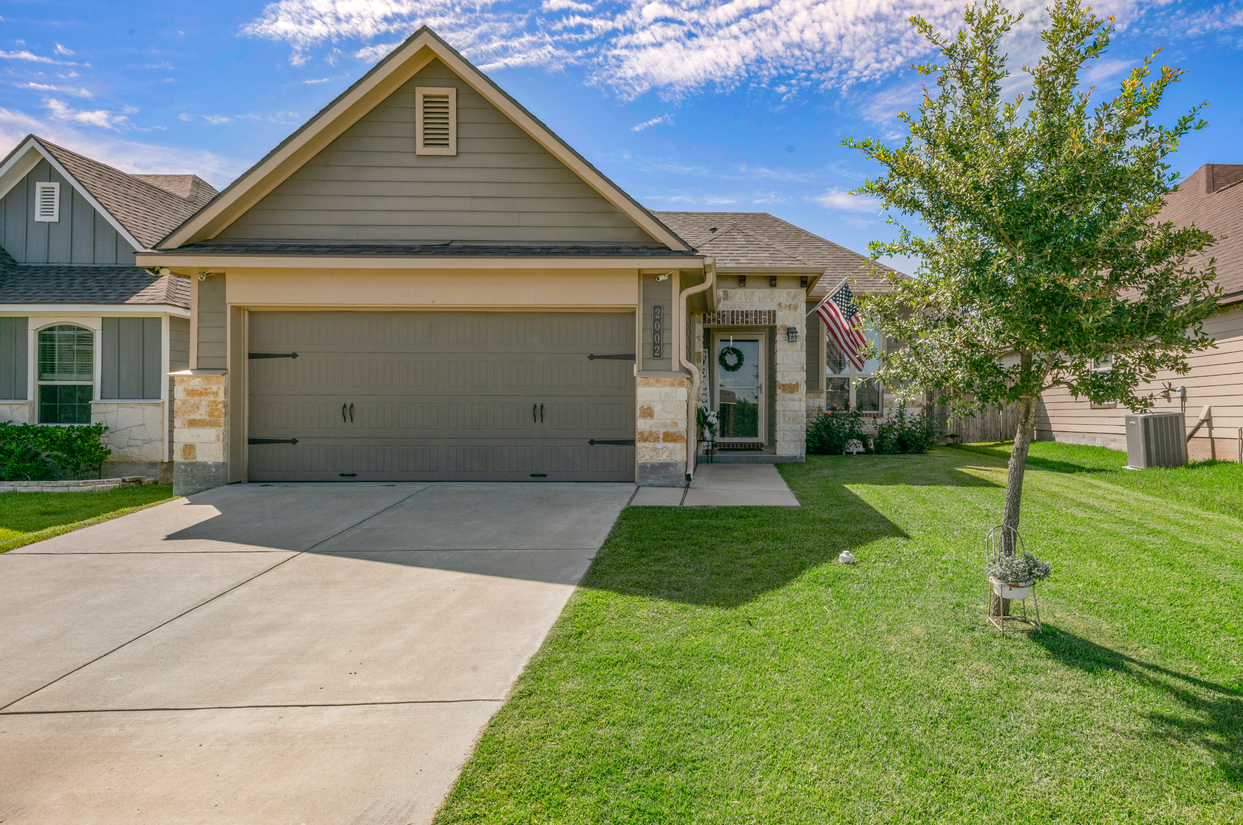 Just Listed! 2002 Stubbs Drive header image.