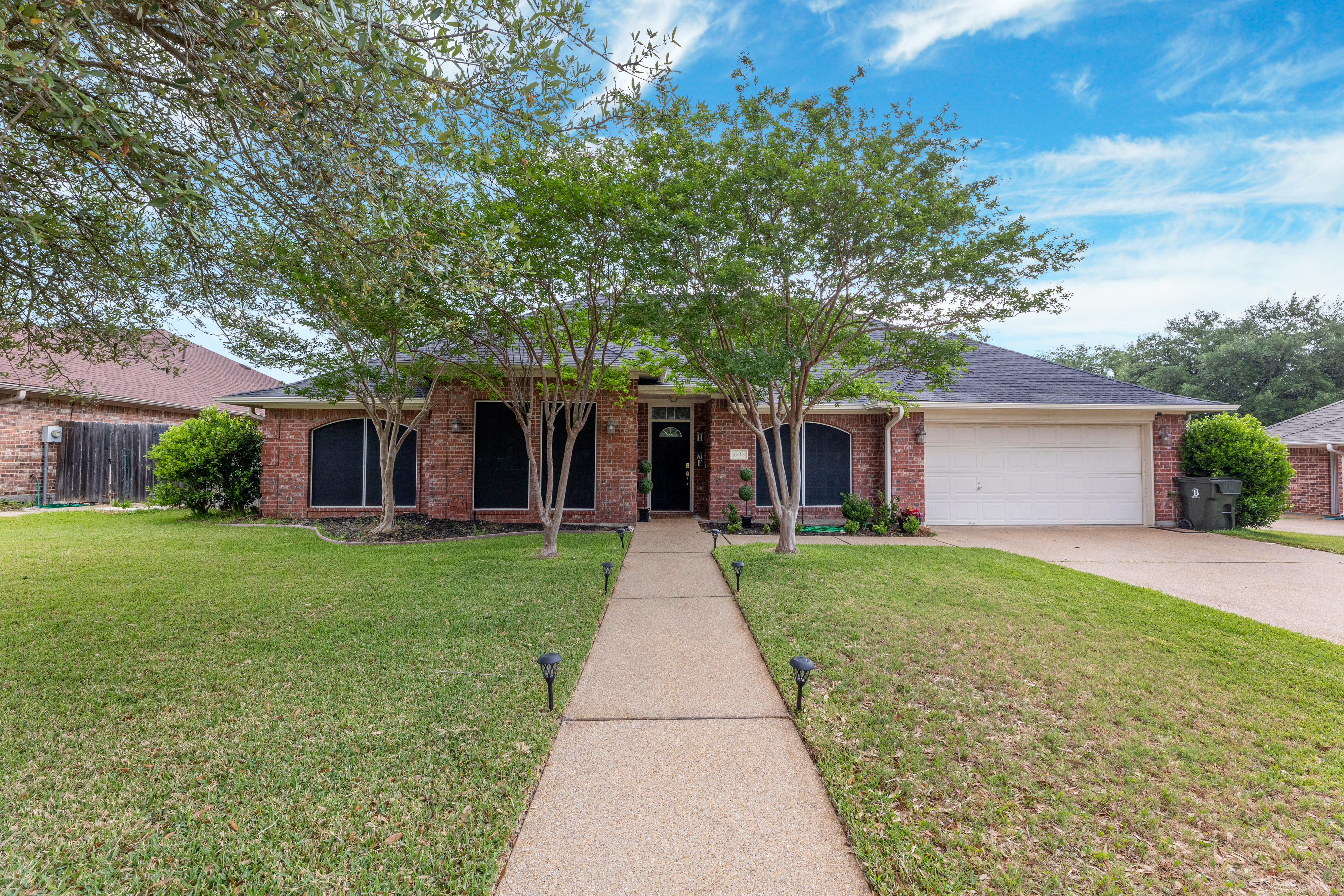Just Listed! 4213 Bedford Ct header image.