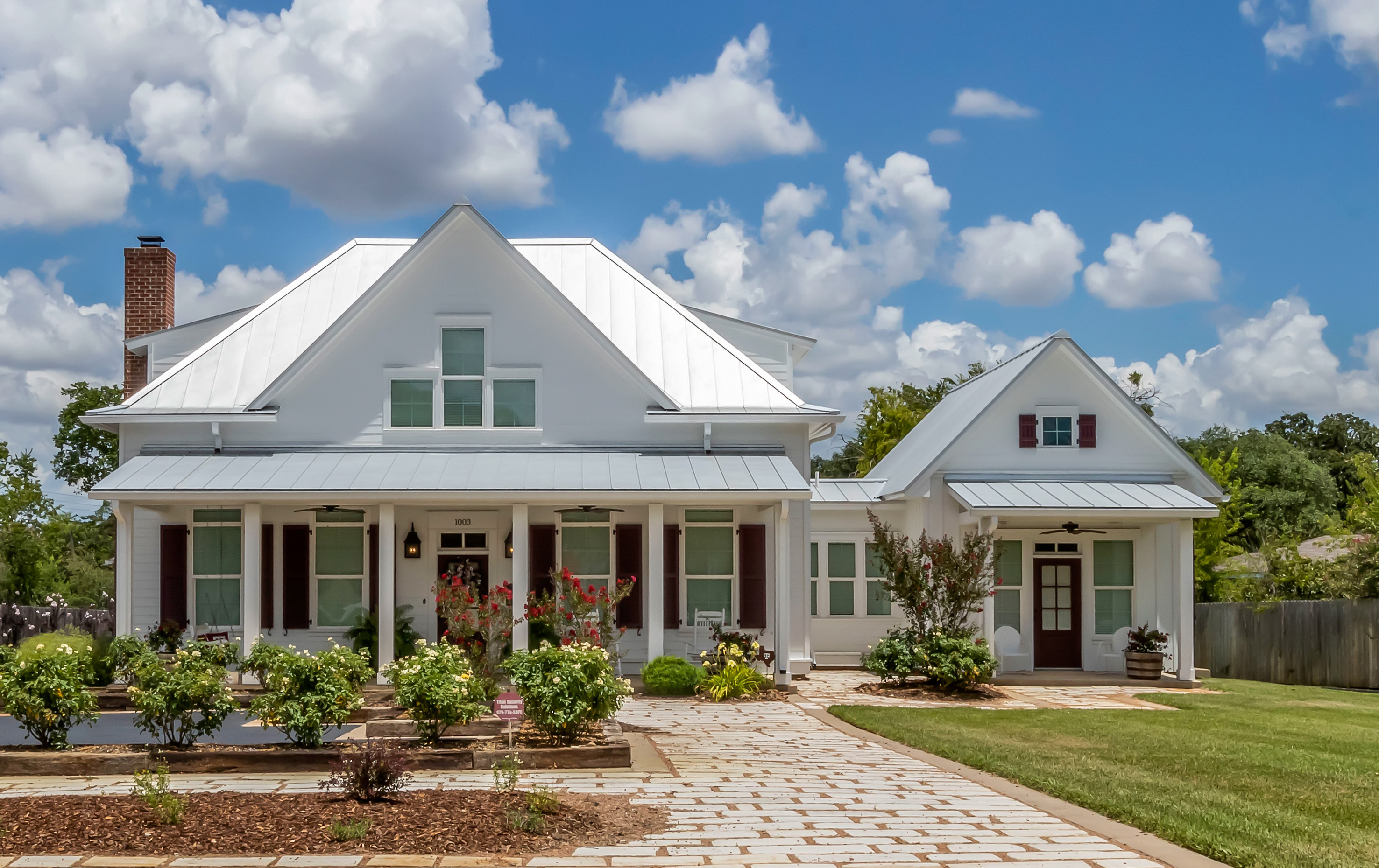 Just Sold! 1003 Walton Dr. header image.