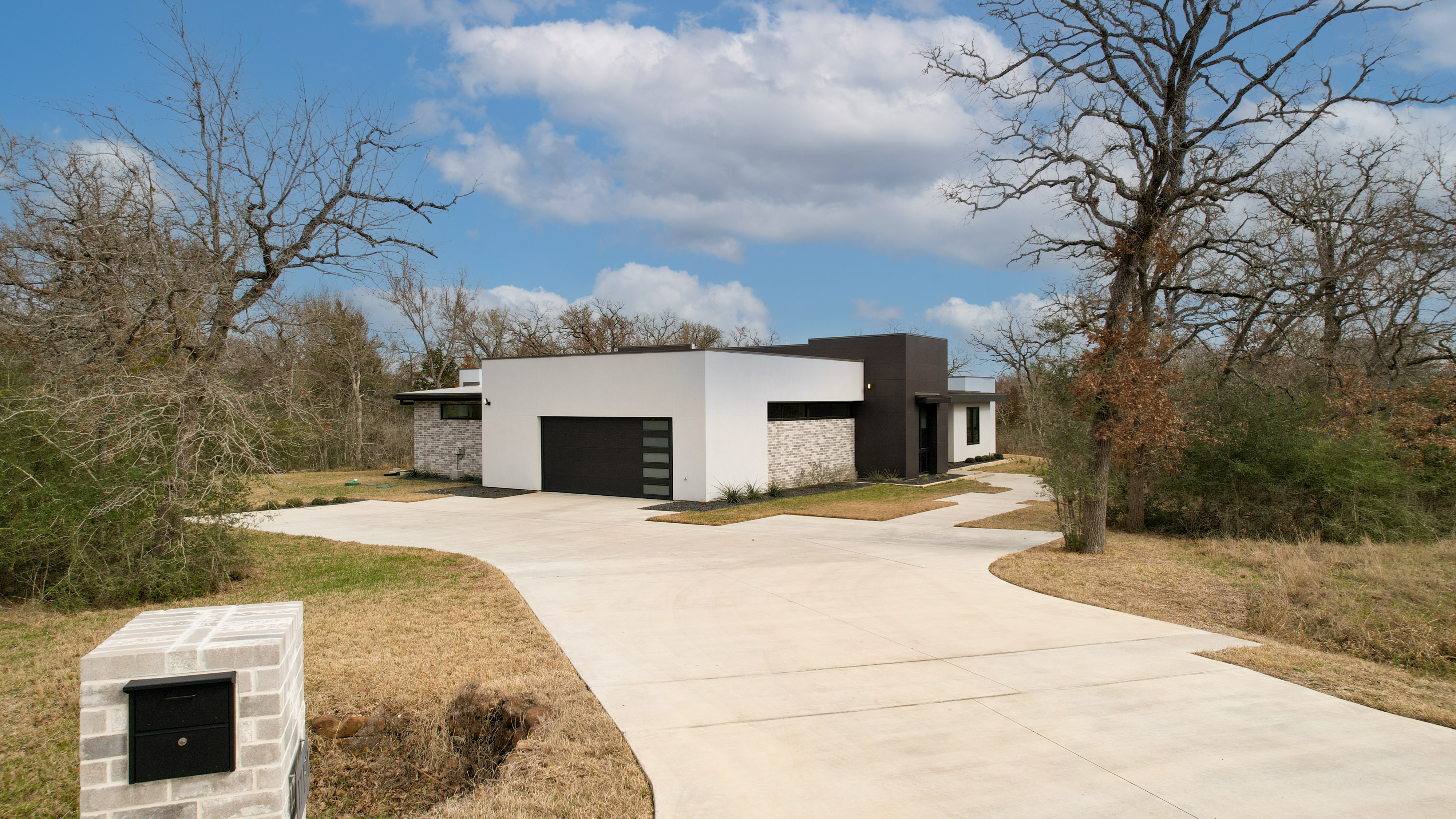 Just Listed! 17191 Pawnee Crossing header image.