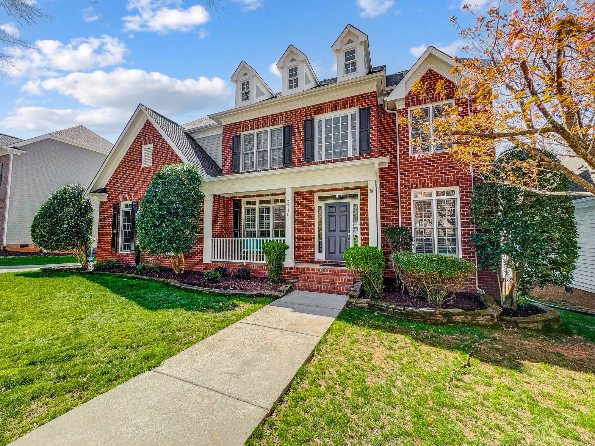 🏡 The Perfect Blend of Comfort, Style & Outdoor Living in MacAulay header image.