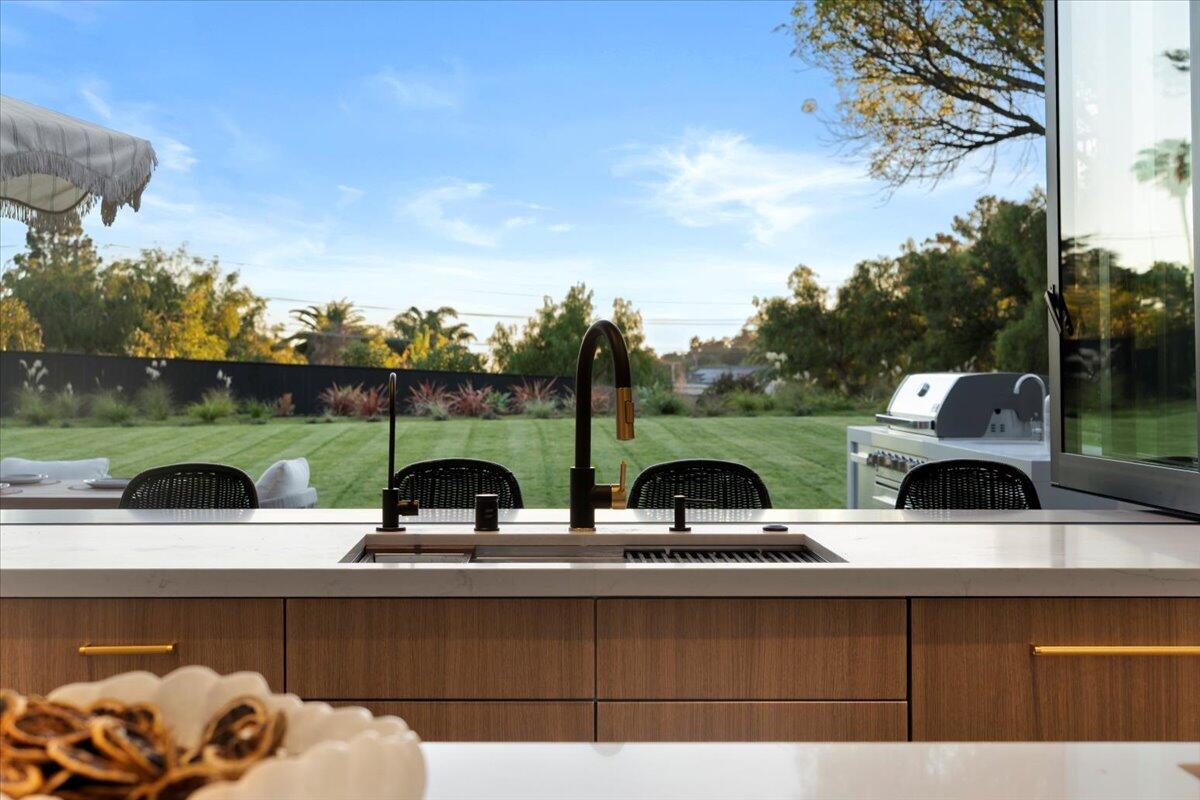 Santa Barbara Market: Mixed Signals header image.