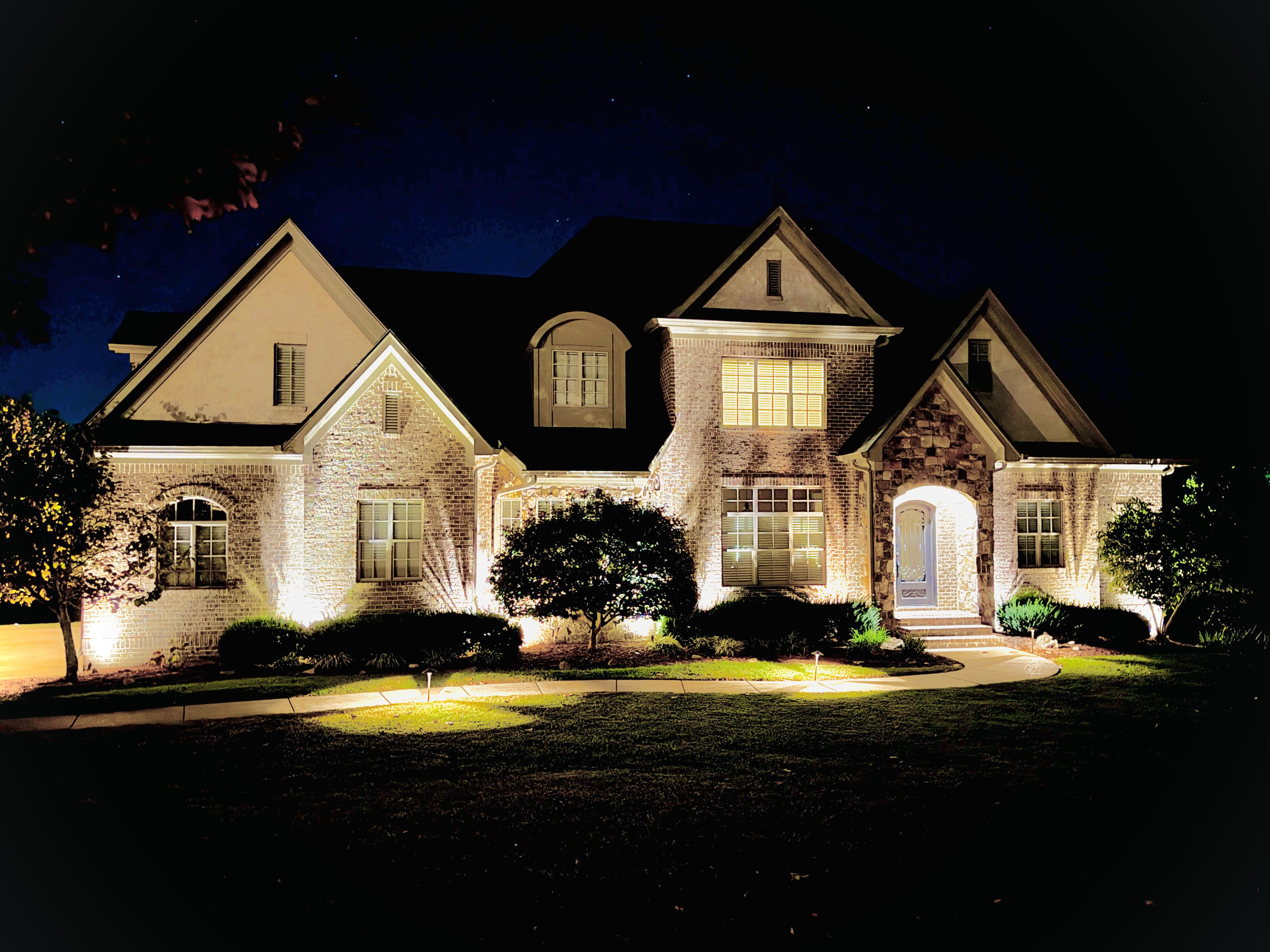 Luxury, Comfort, and Custom Design header image.