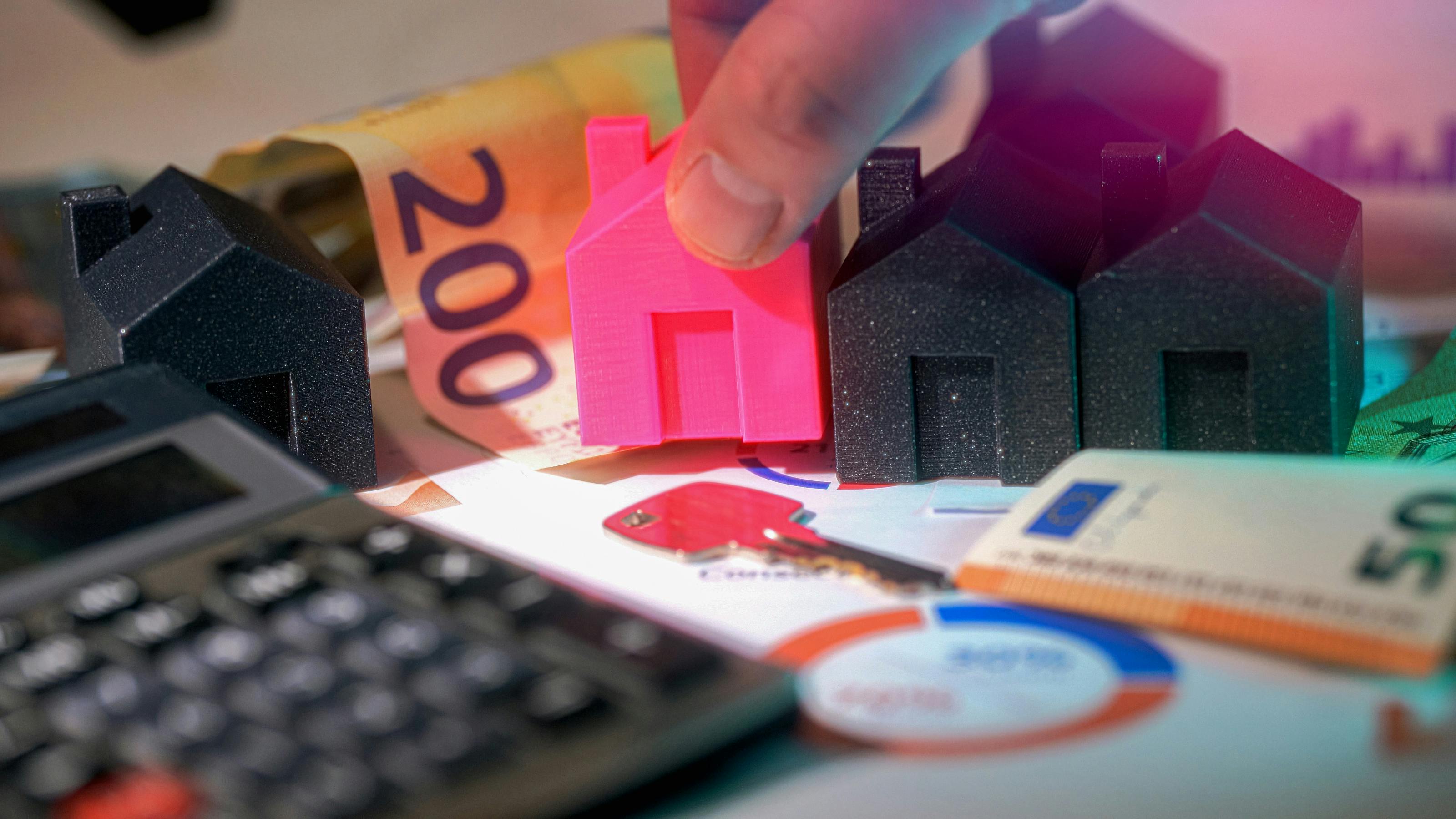 Seller’s Market vs. Buyer’s Market: Understanding Real Estate Basics header image.