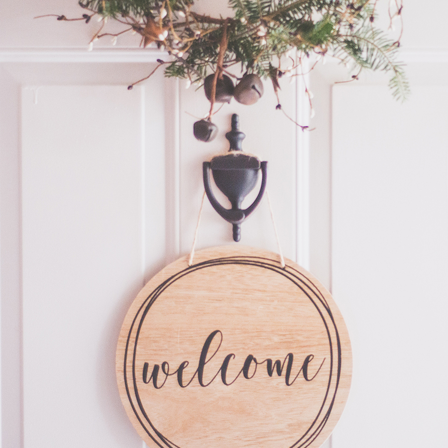 The Advantages of Choosing a Local Realtor for Your Home Purchase header image.