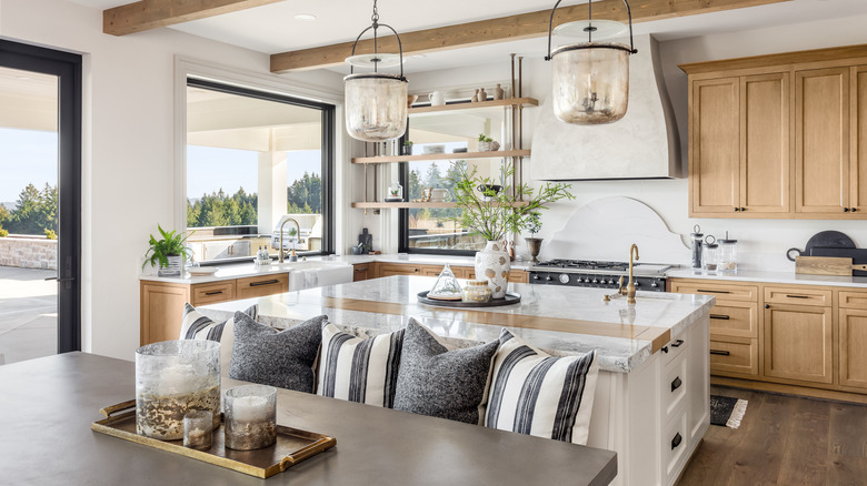 5 Important Things to Consider Before Buying a Fixer-Upper Home header image.