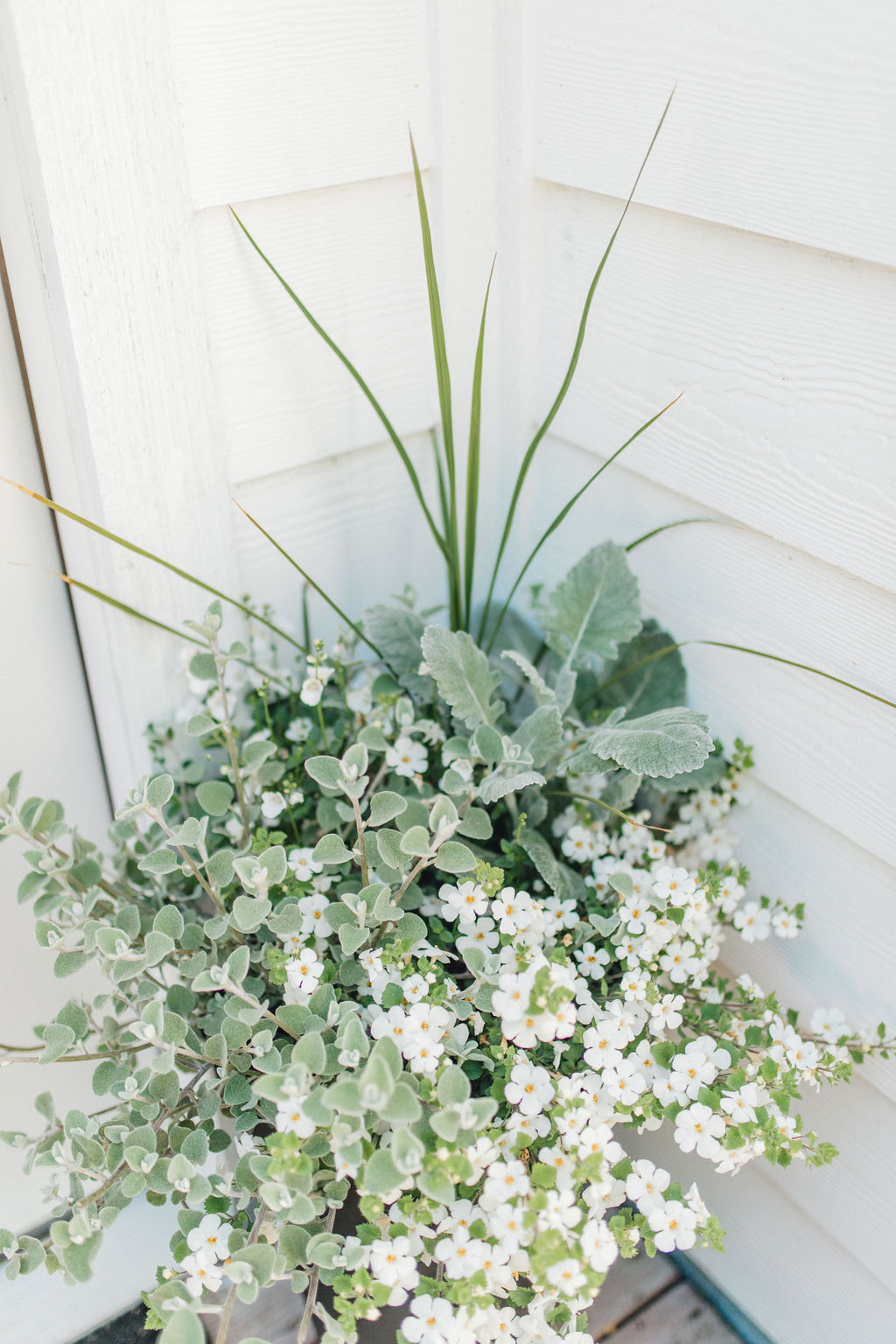 10 Things to Remove from Your Home When Listing for Sale header image.