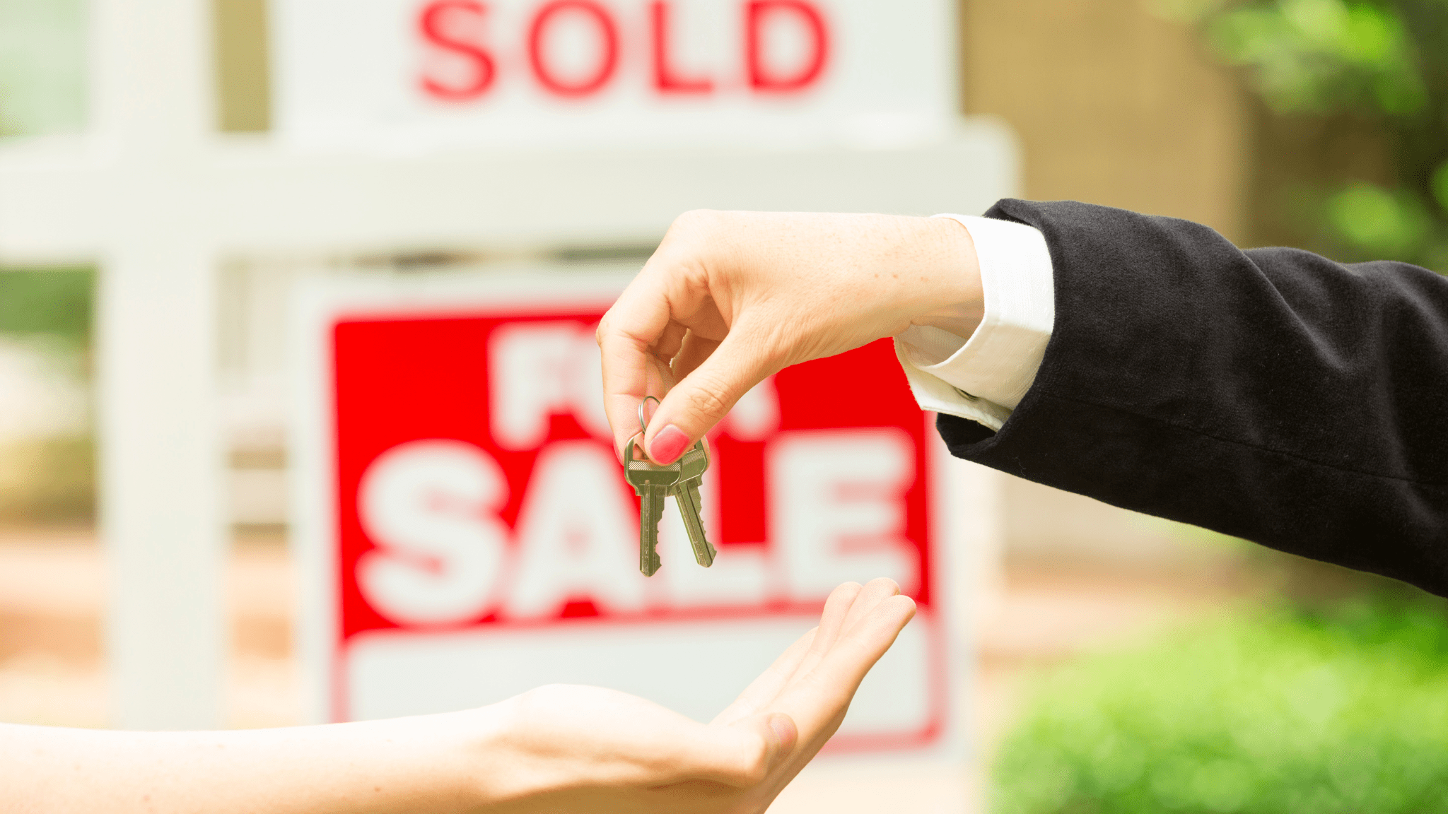 For Sale By Owner (FSBO) vs Realtor - What's The Best Way To Sell Your Home? header image.