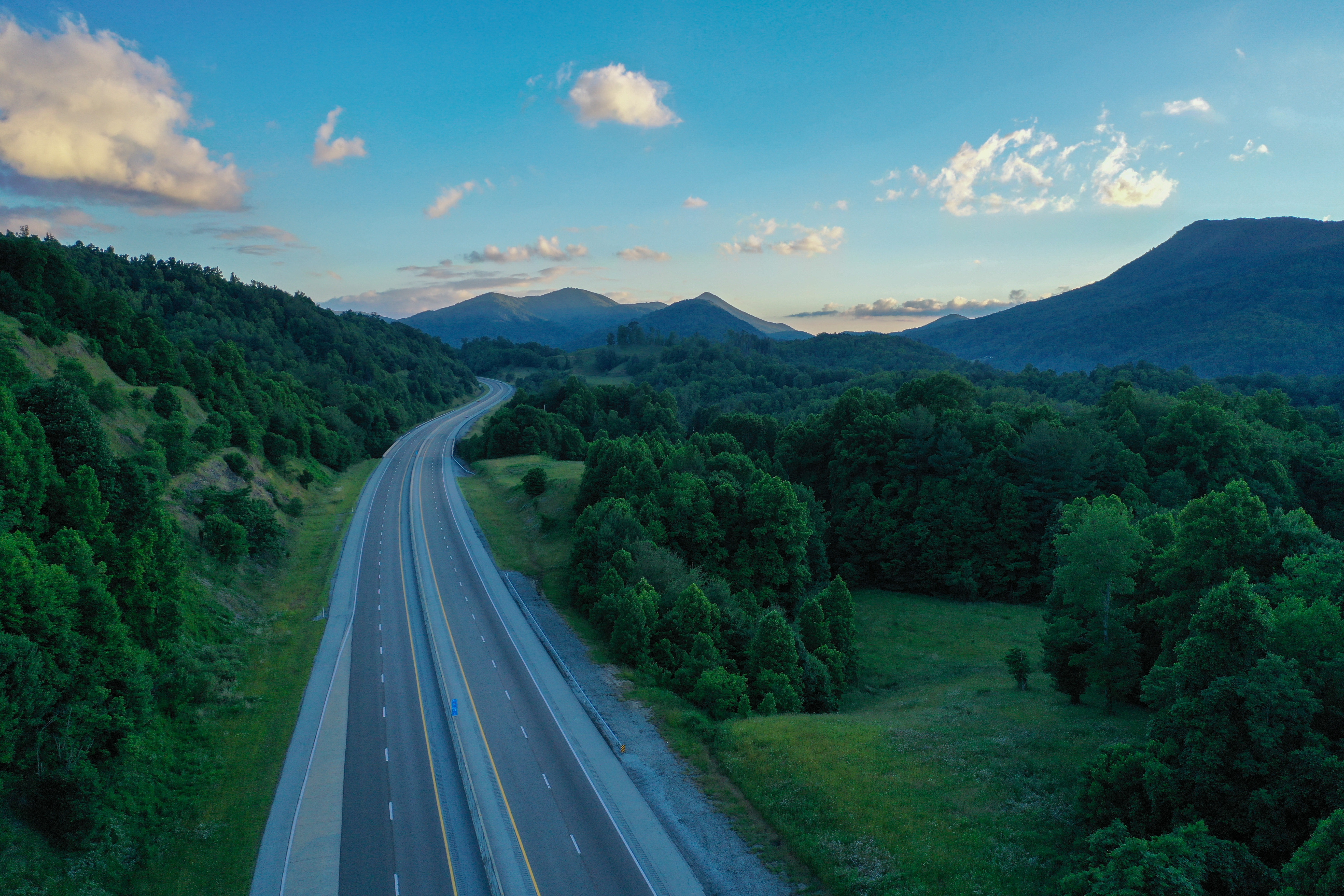Discover the Irresistible Allure: Why Move to Tennessee's Thriving Real Estate Haven header image.
