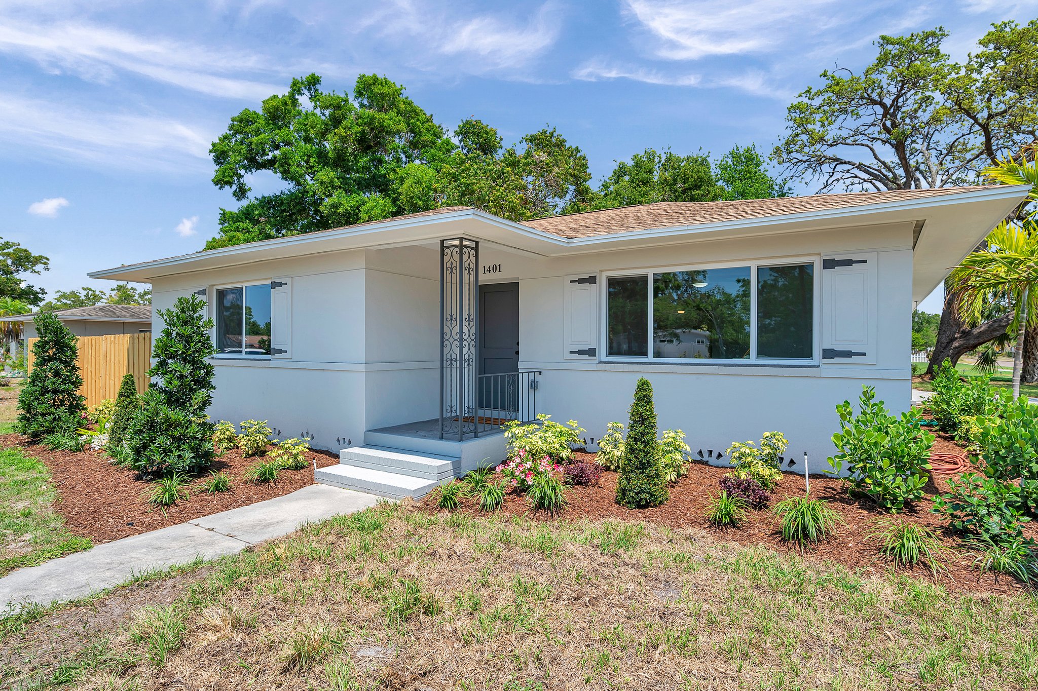 Why the Spring Market in St. Pete Is Different header image.