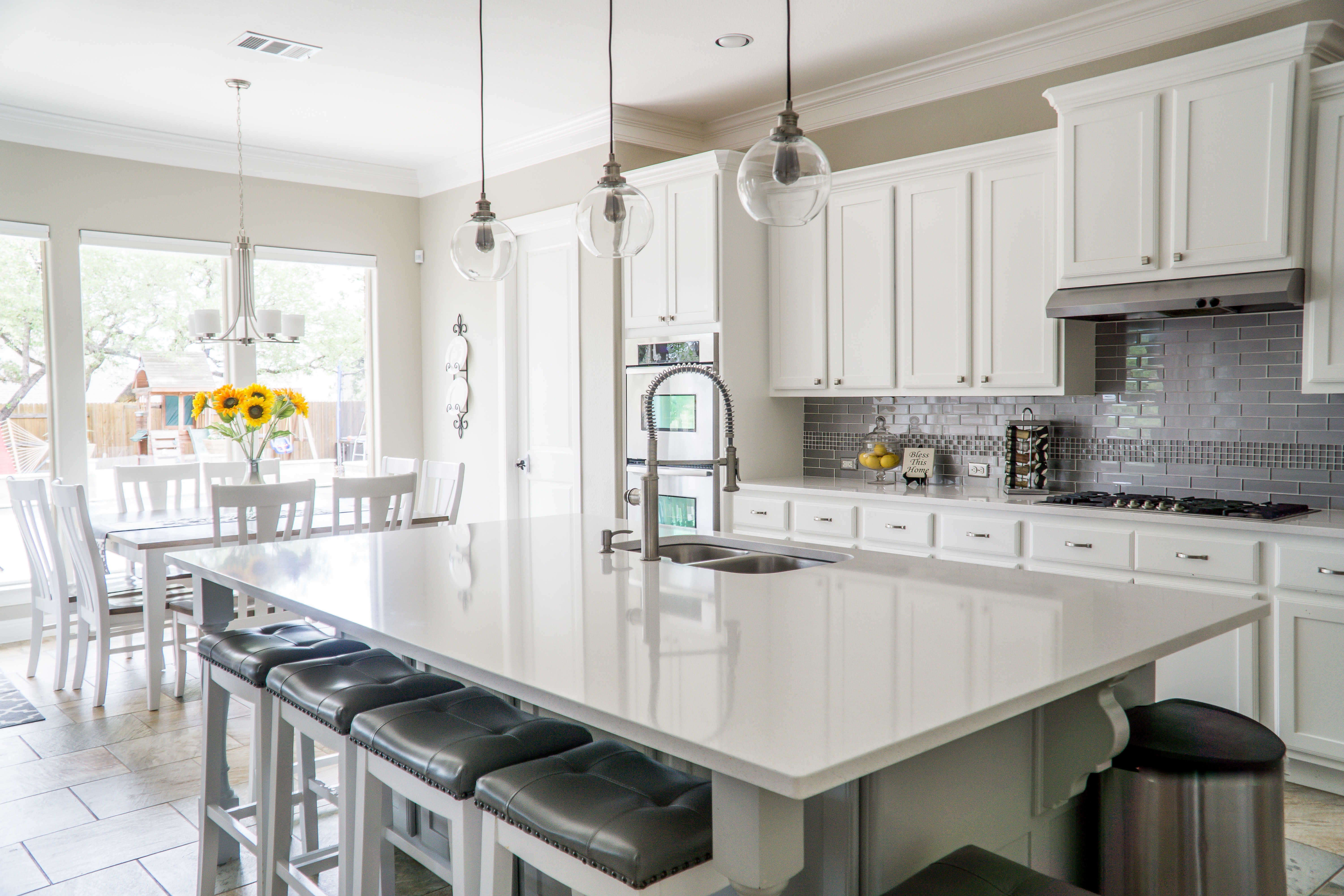 What You Need to Know About Quartz Countertops header image.