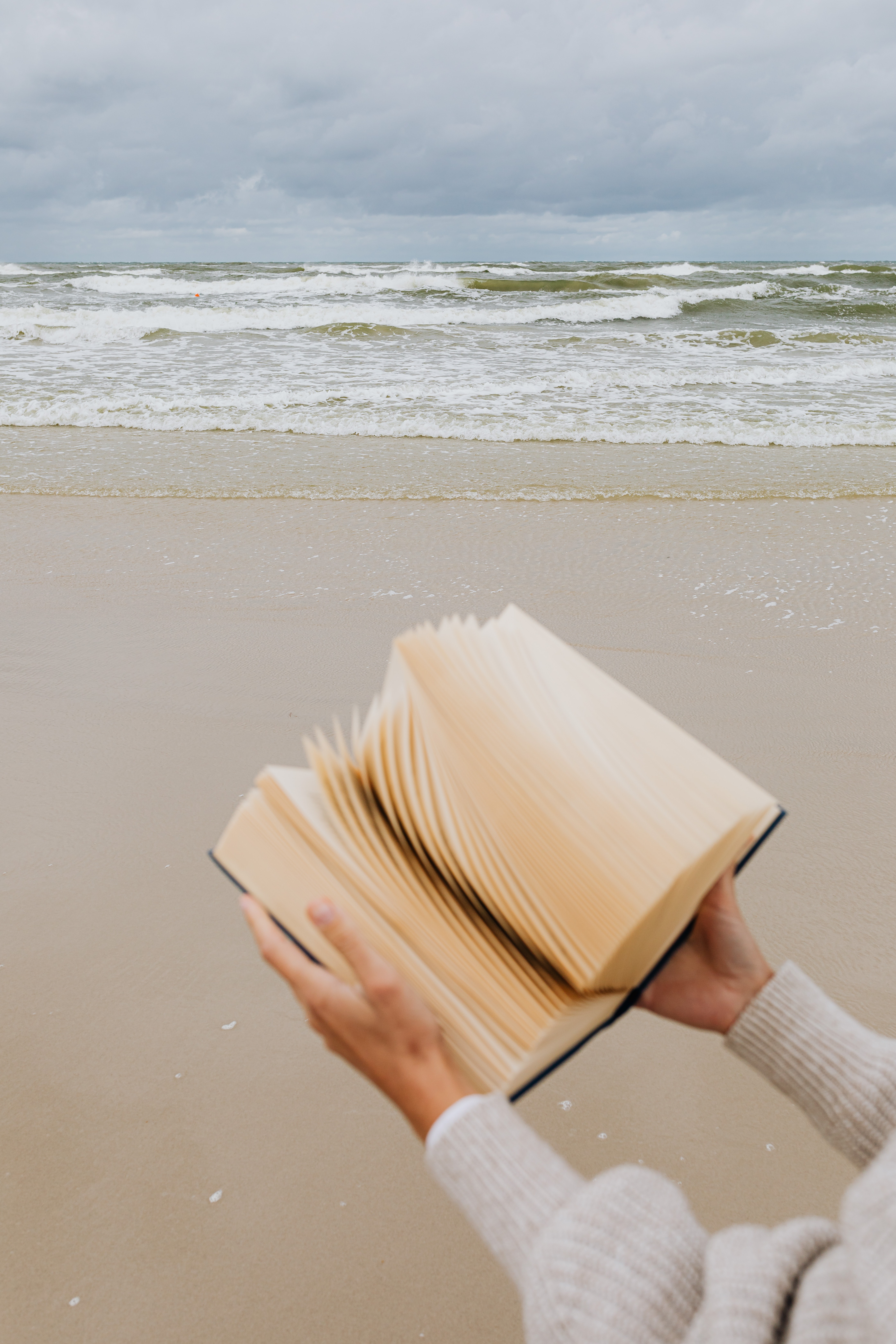 Create the Perfect Summer Reading Environment header image.