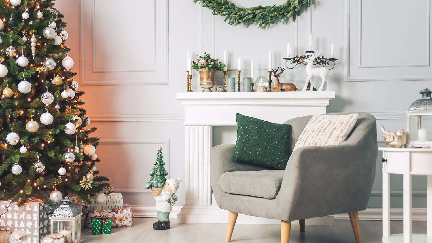 7 Organization Tips for Your Holiday Gear and Decorations header image.