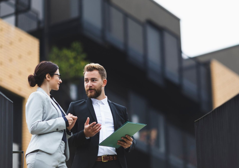 How to Choose the Right Real Estate Agent header image.