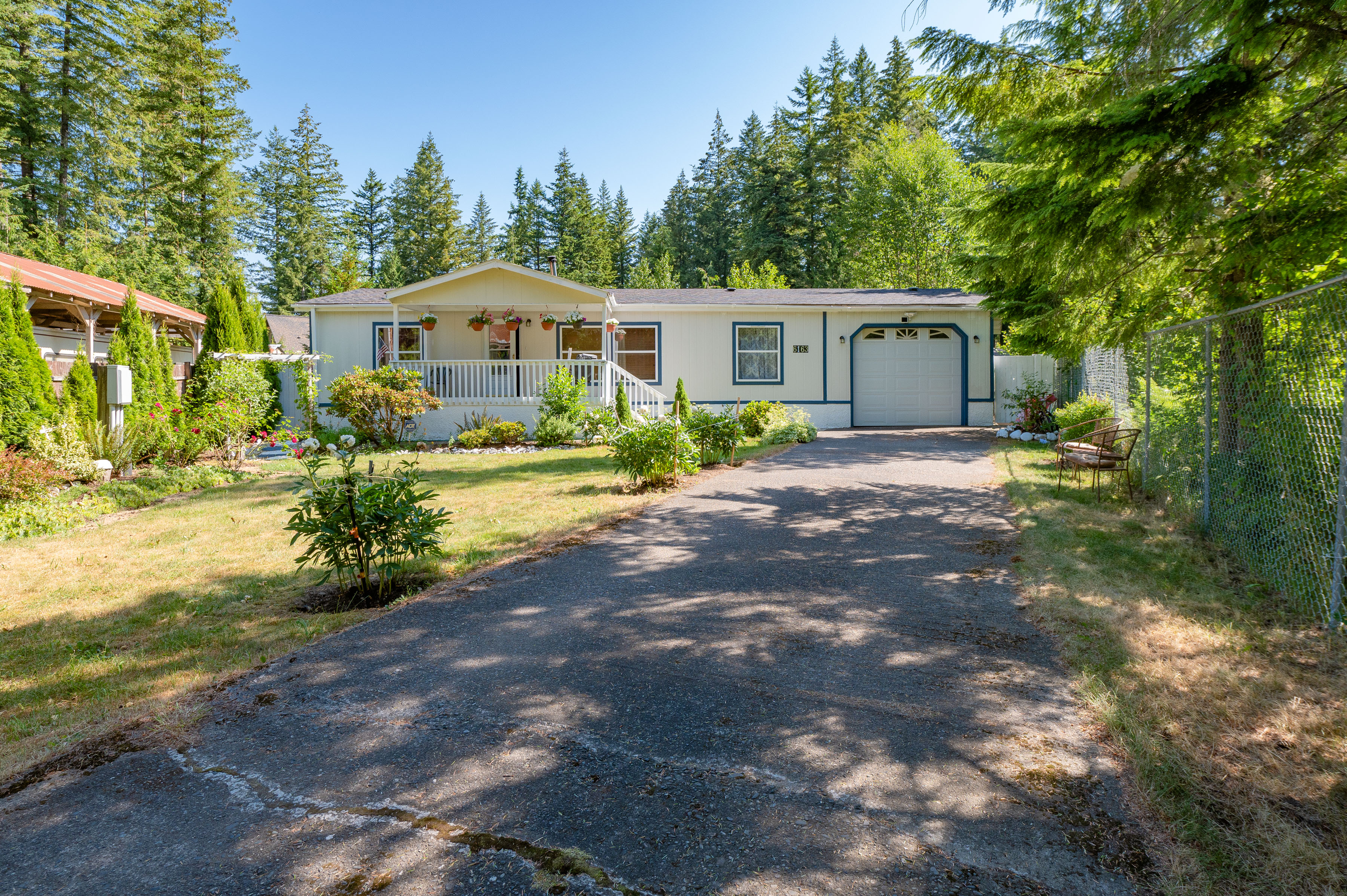 6163 Hawthorne Pl header image.