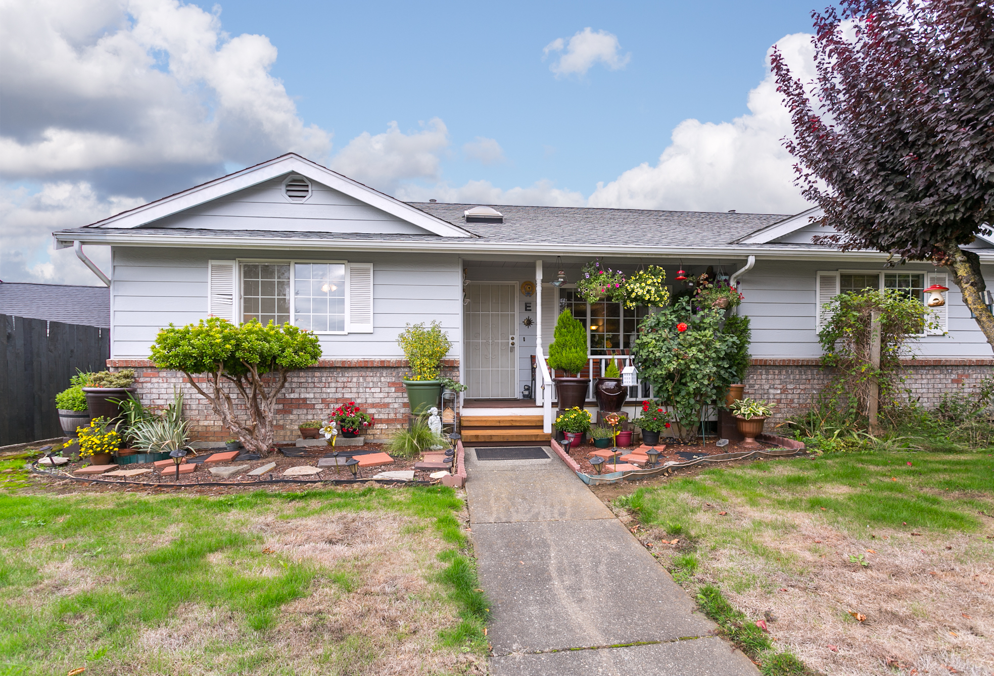 112 W Second St Unit E header image.