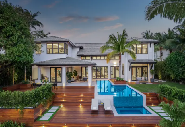 Miami’s Spring Buyer Checklist: What You Need Before House Hunting header image.