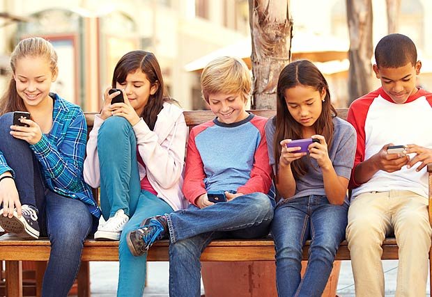 📚 Back to School in Missouri: What Families Need to Know About the Bell-to-Bell Phone Rule header image.