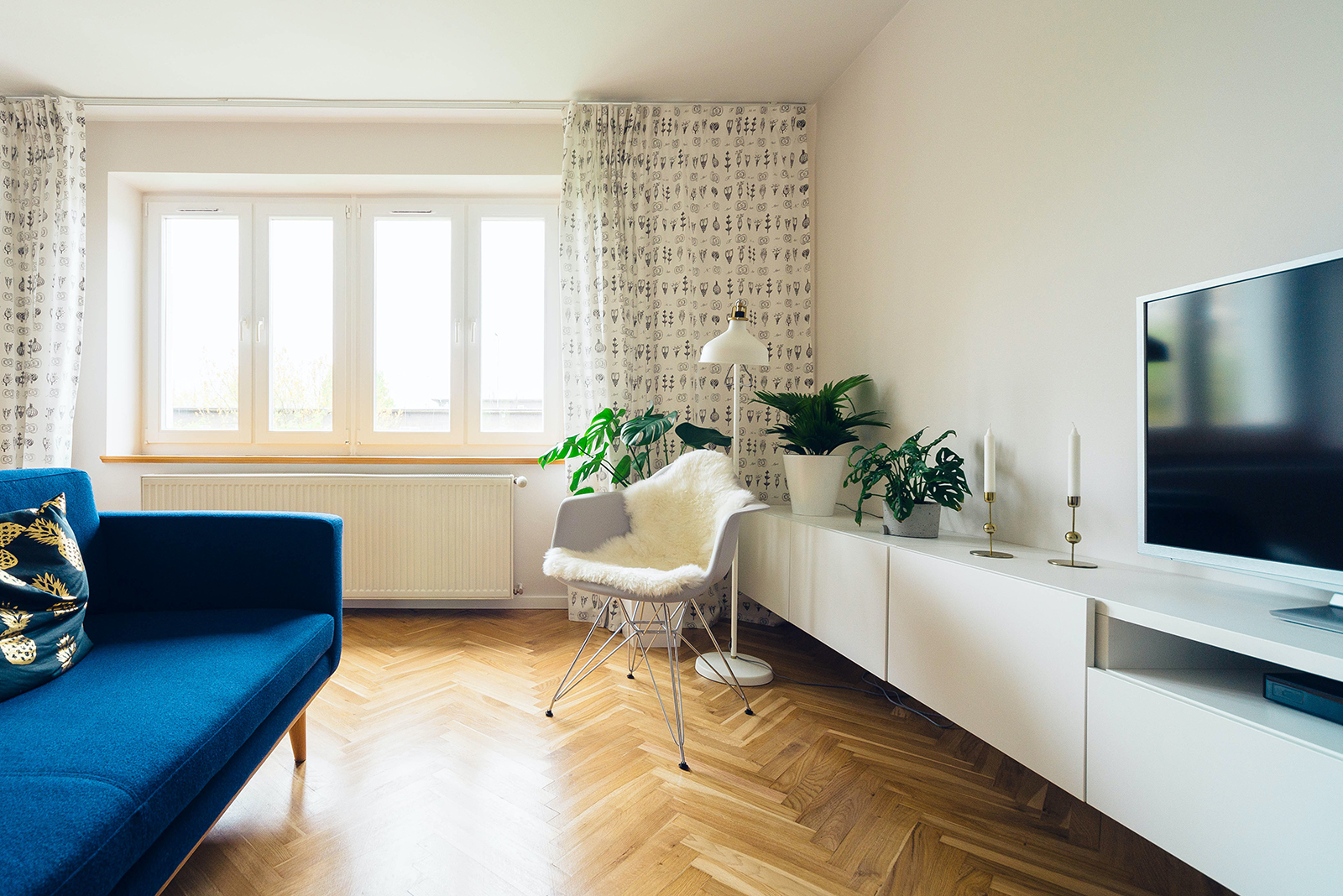 The Advantages of Hiring an Agent header image.