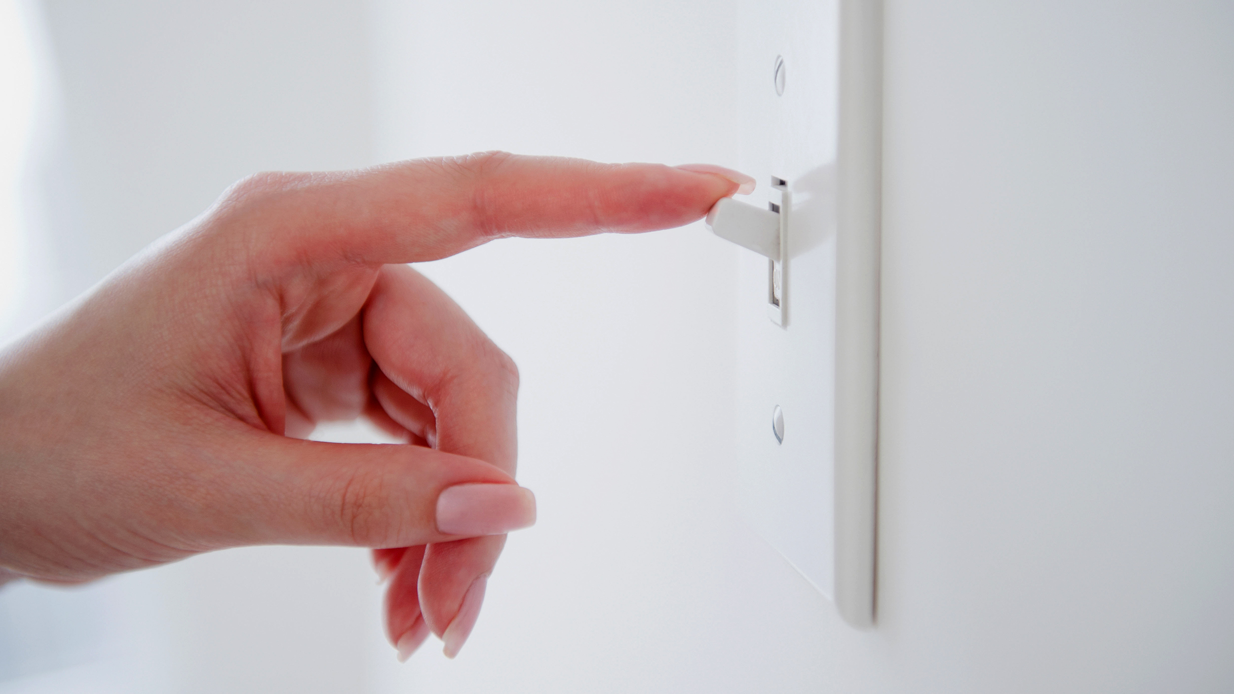 Top 7 Ways to Save Electricity This Summer! header image.
