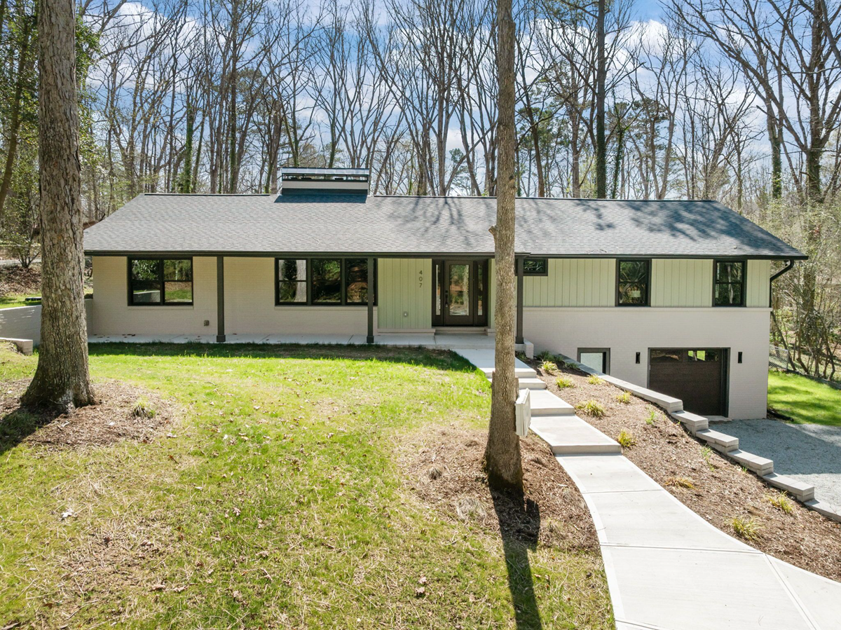Modernist Chapel Hill Home Welcomes New Owners header image.