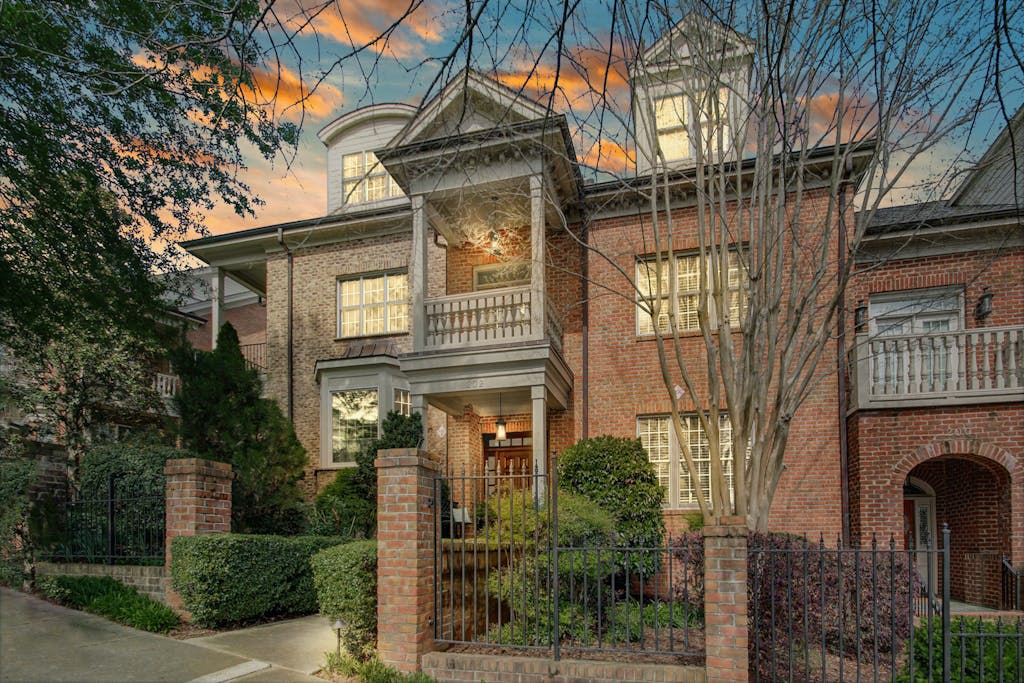 202 W Barbee Chapel Road, Chapel Hill header image.