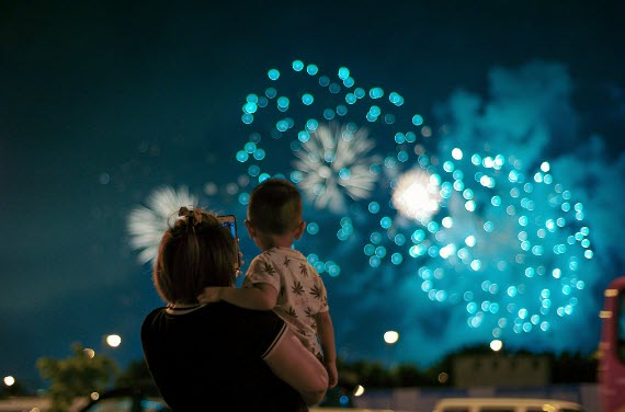 Fireworks & Fun this 4th! header image.