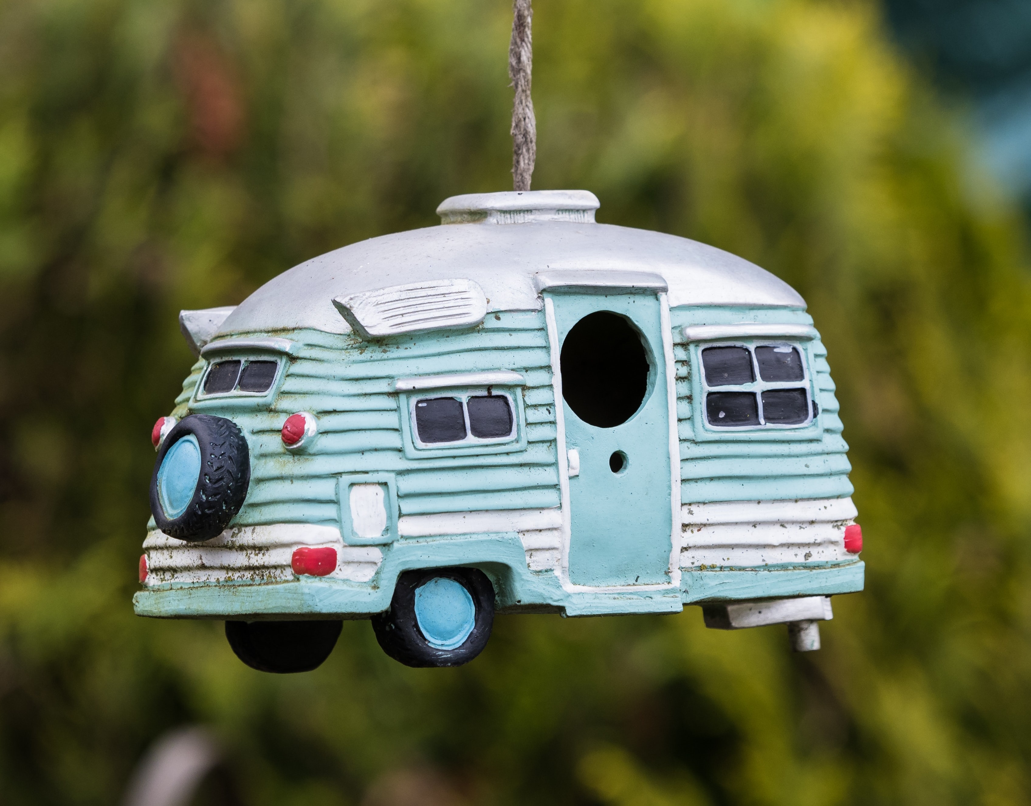 Wondering Where You'll Live Between Selling One House and Buying the Next? header image.