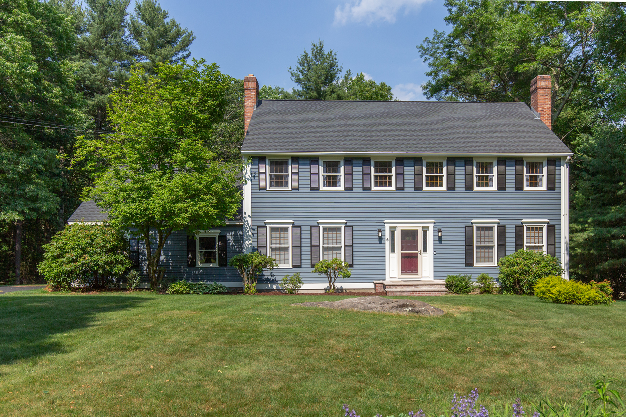 Just Listed in Pelham, NH header image.