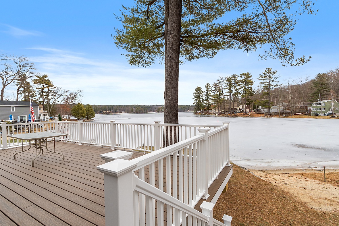 Just Listed in Pelham, NH header image.