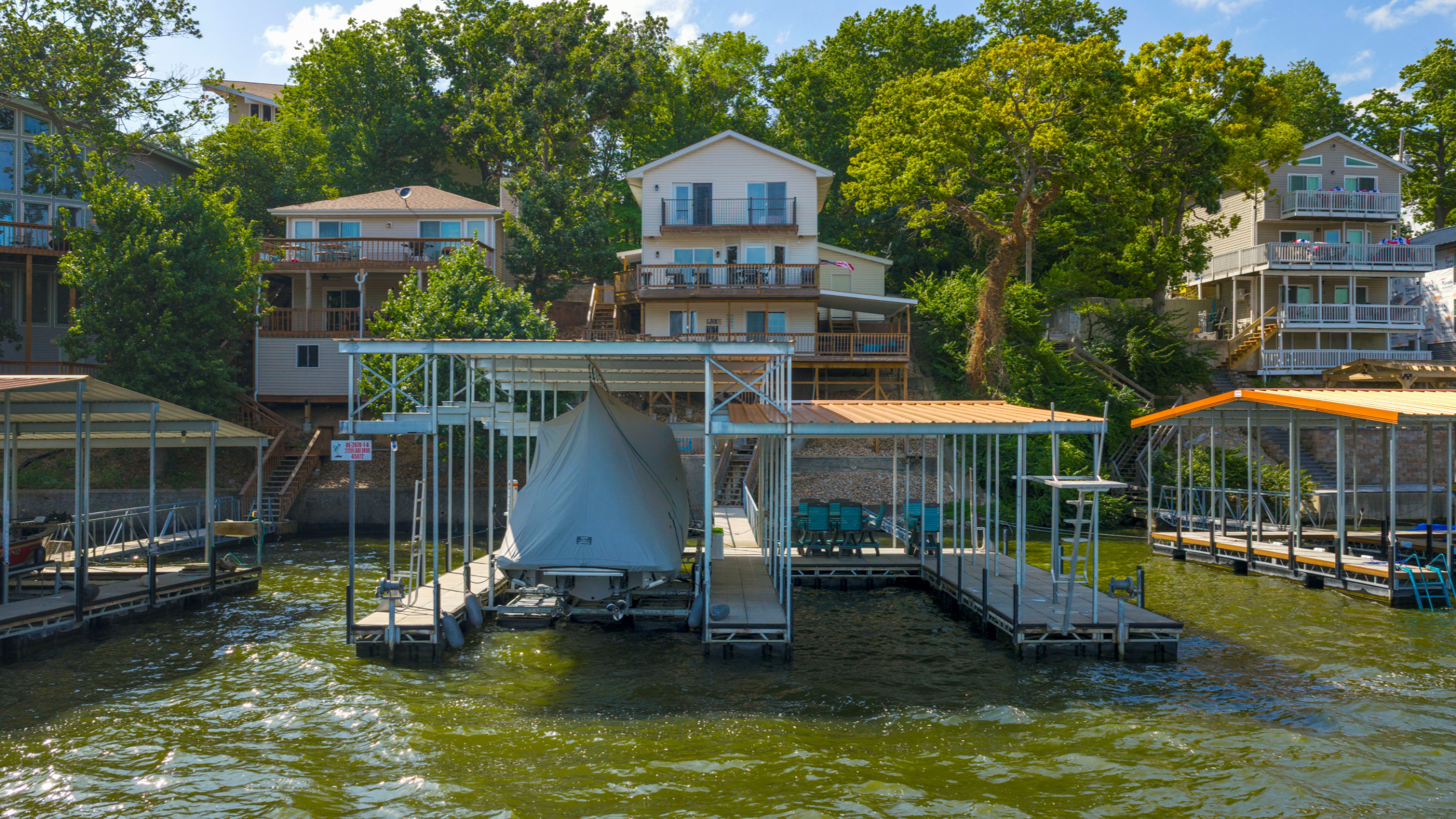 Private dock and lakefront homes in Rocky Mount MO