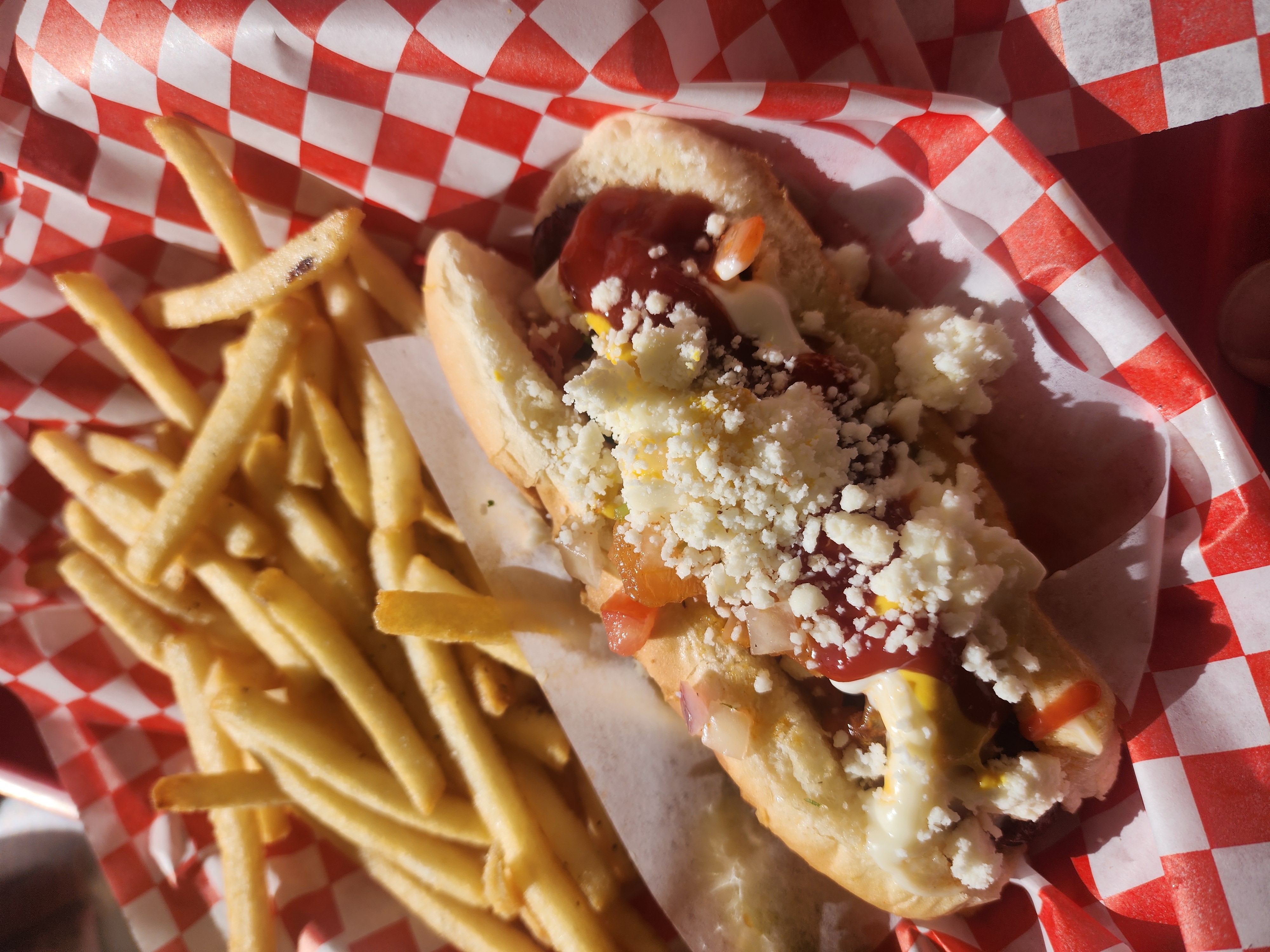 A few great spots to grab a bite header image.