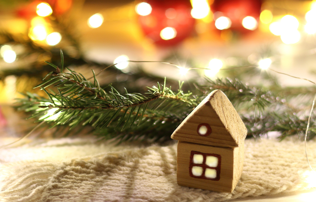 Get Your Home Guest-Ready for the Holidays with These 5 Easy Improvements header image.