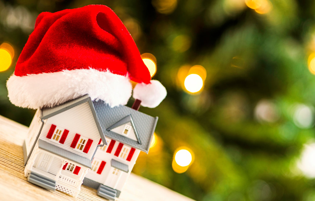 Reasons to Sell Your Home Before the New Year header image.